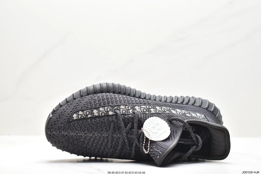 Adidas Yeezy Boost DIO 350 V2 Edition Versátil