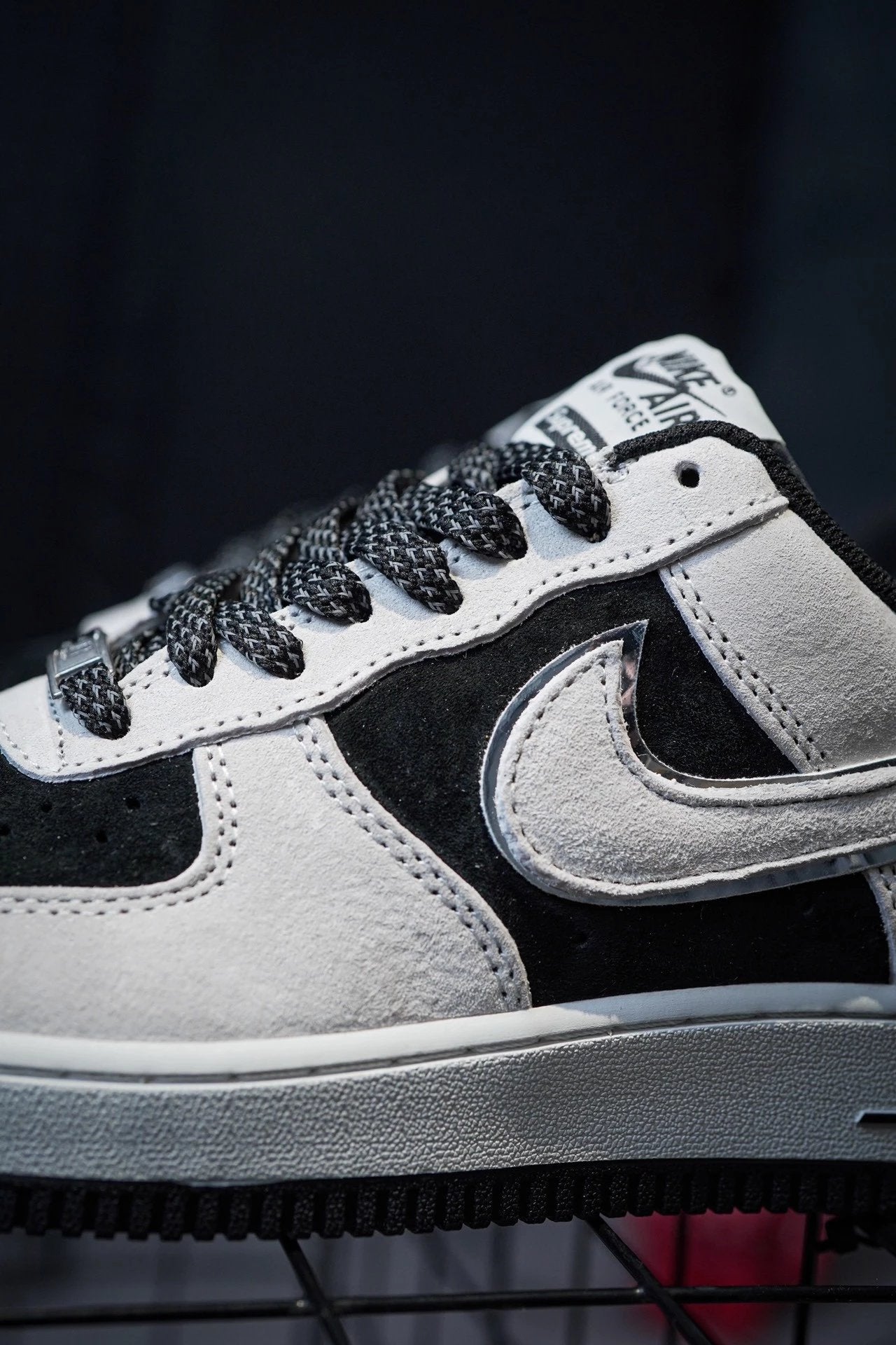 Superme × Nike Air Force 1 Low