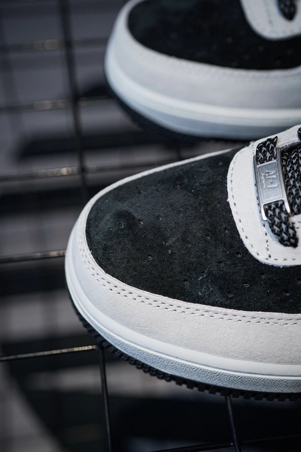 Superme × Nike Air Force 1 Low