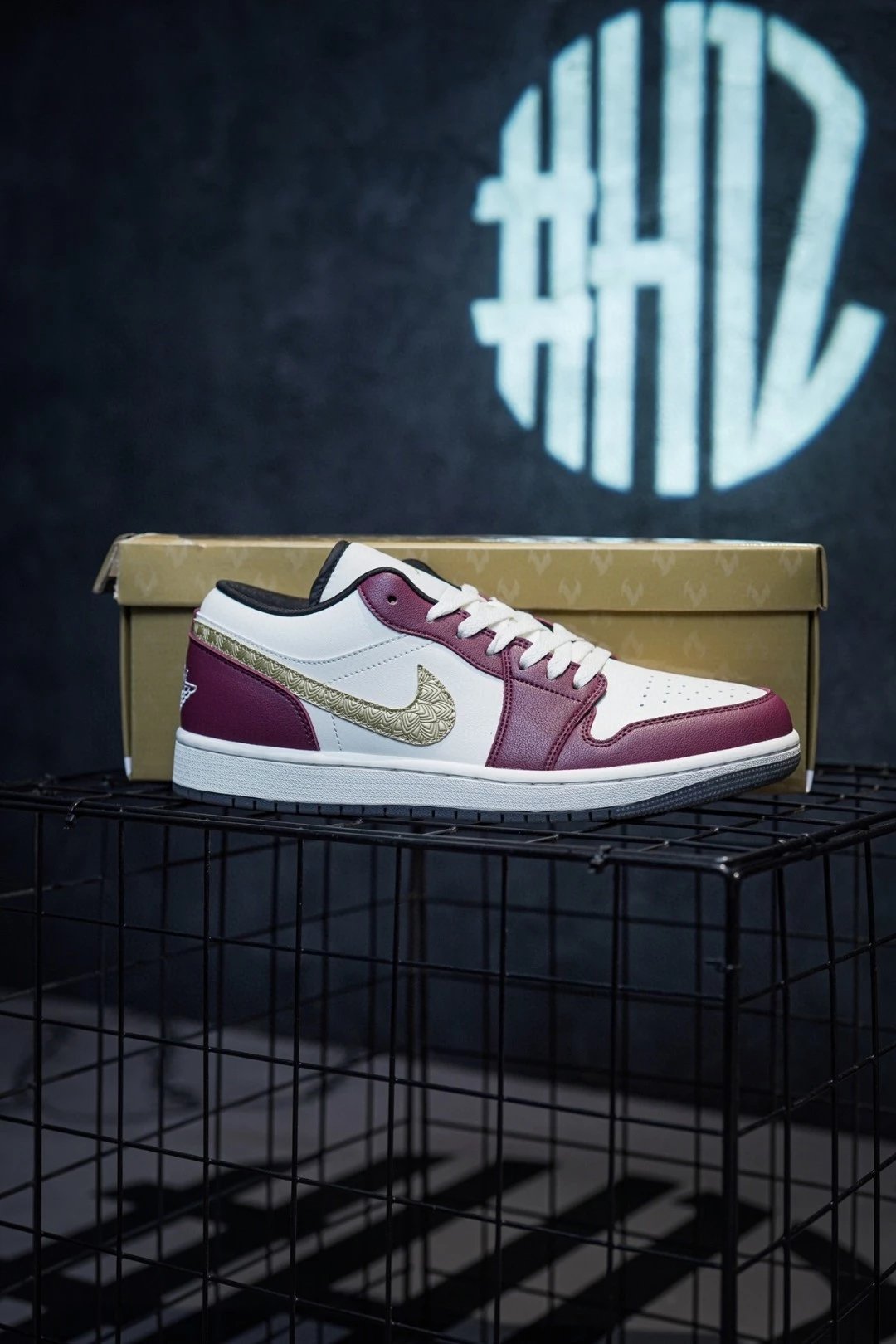 Jordan 1 low "Ano do Dragão" Pena de Ouro Branco-Vermelho-Amarelo