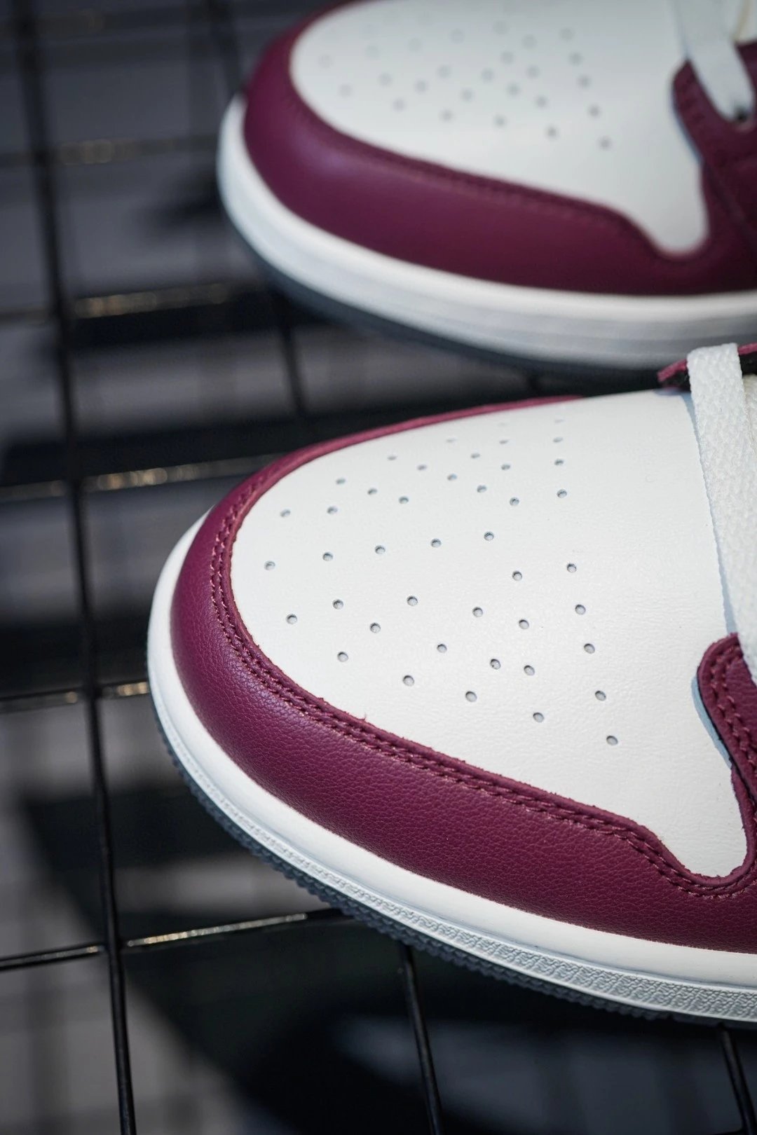 Jordan 1 low "Ano do Dragão" Pena de Ouro Branco-Vermelho-Amarelo