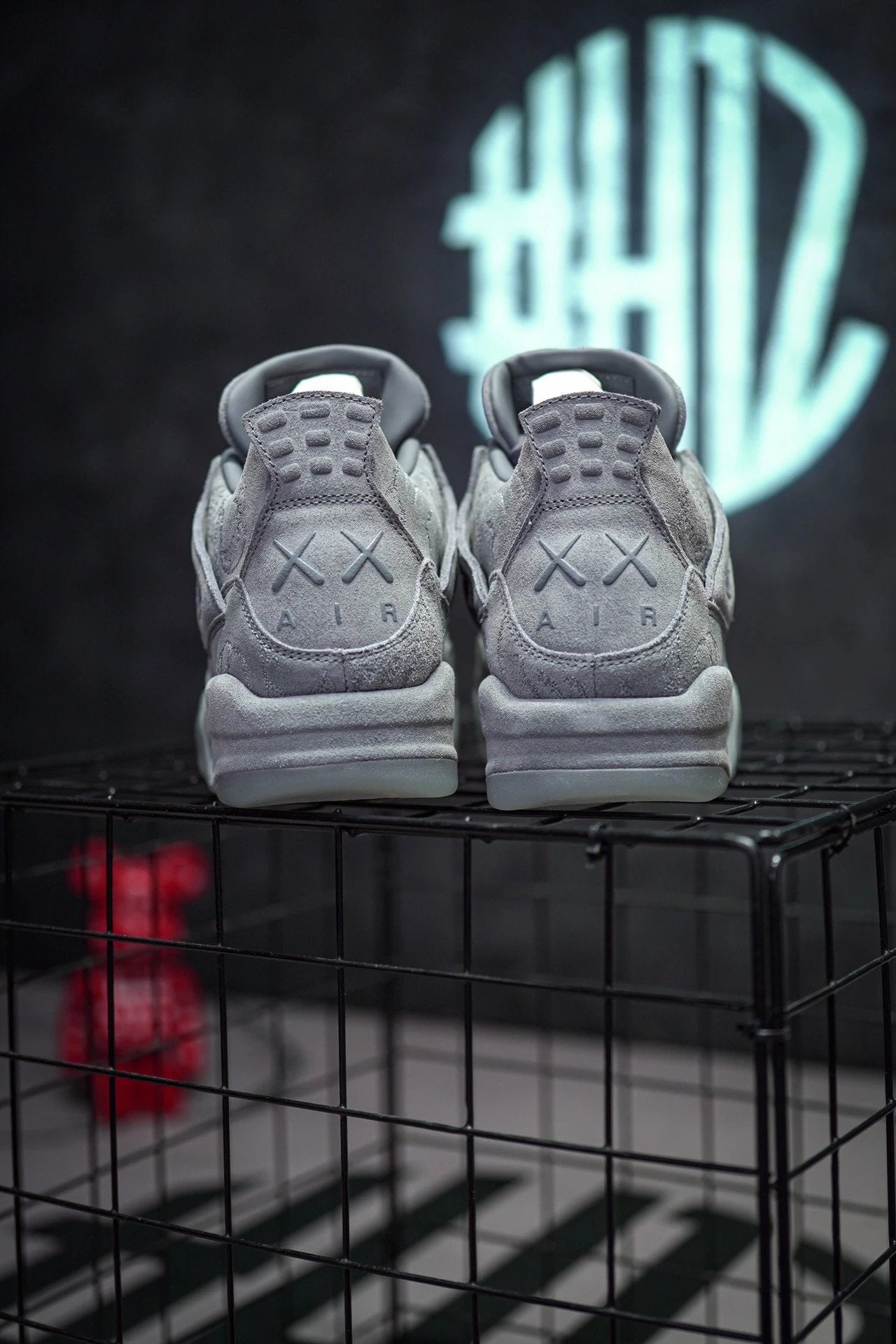 Jordan 4 Retro Kaws Grey Suede de Dongguan Dachang