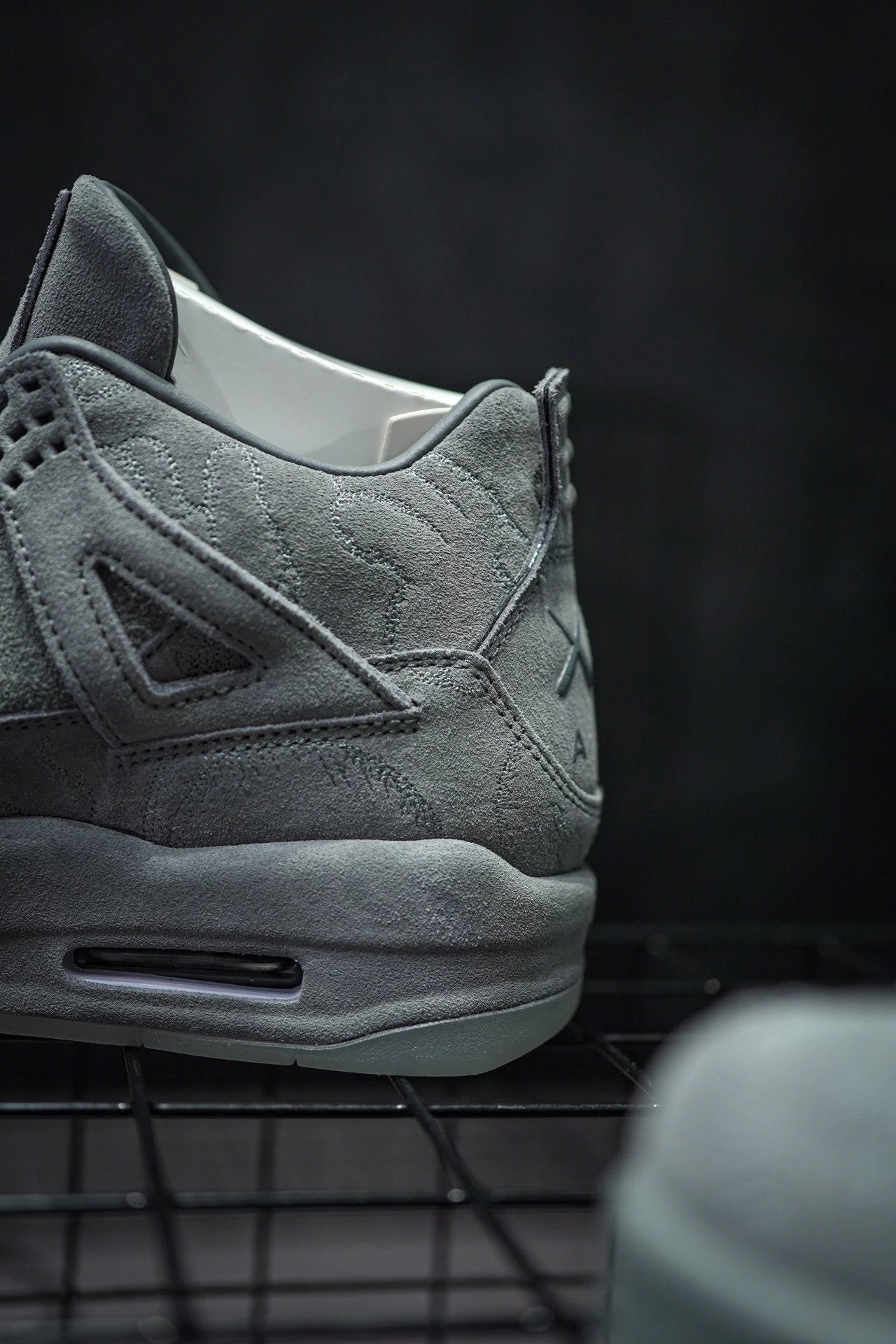 Jordan 4 Retro Kaws Grey Suede de Dongguan Dachang