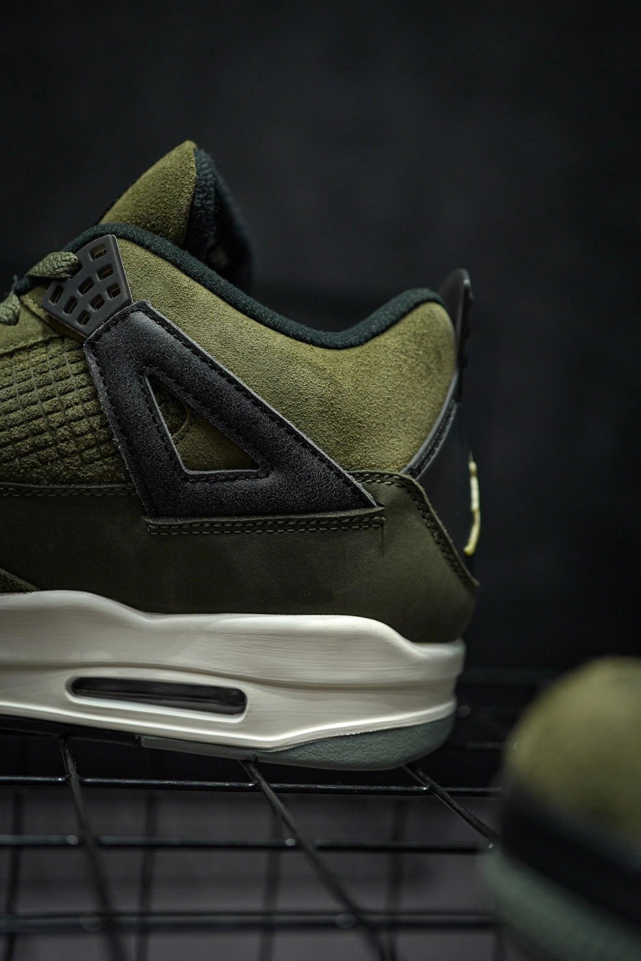 Jordan 4 "Olive Canvas"