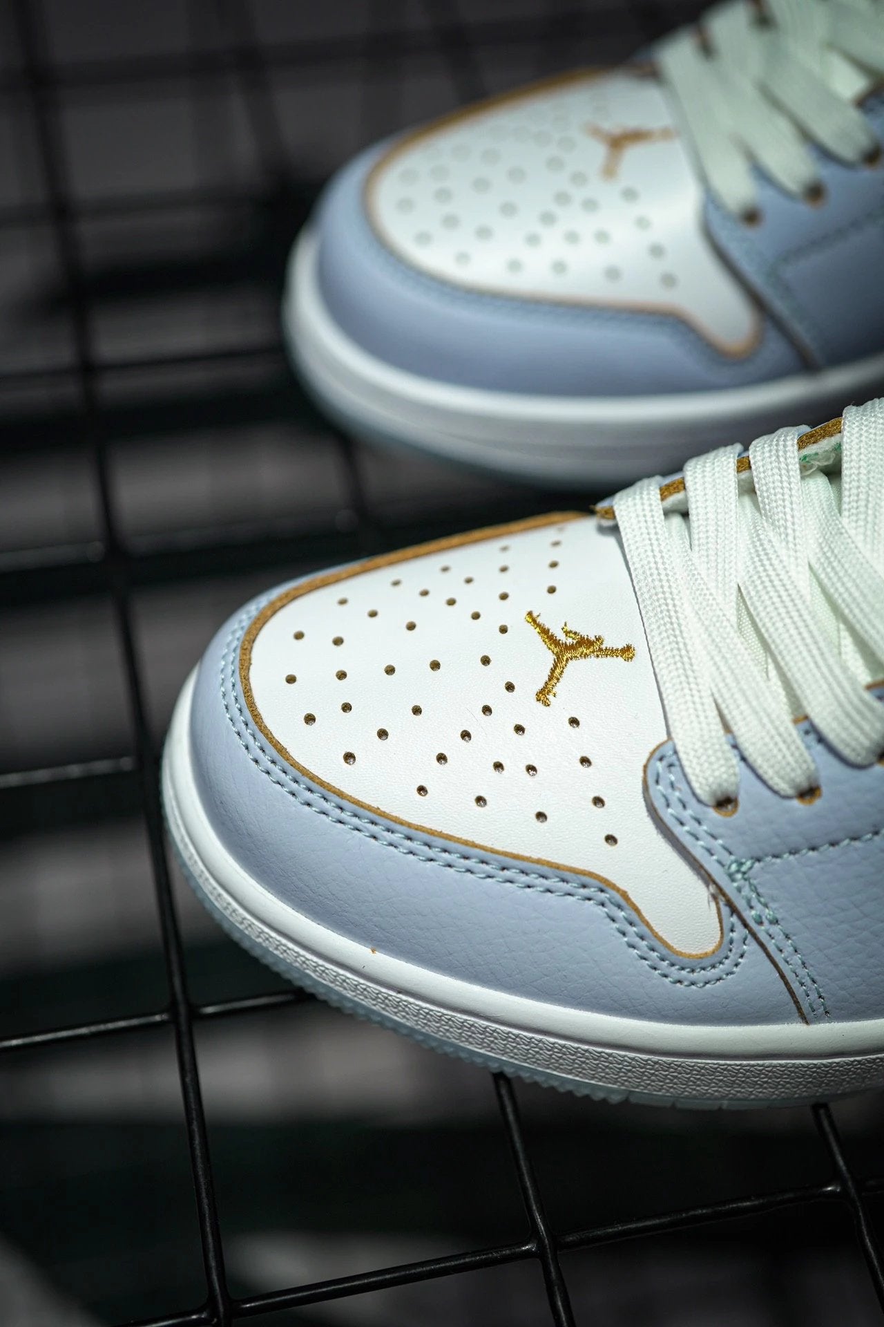 Jordan 1 Low "Emerald Rise" Branco & Azul