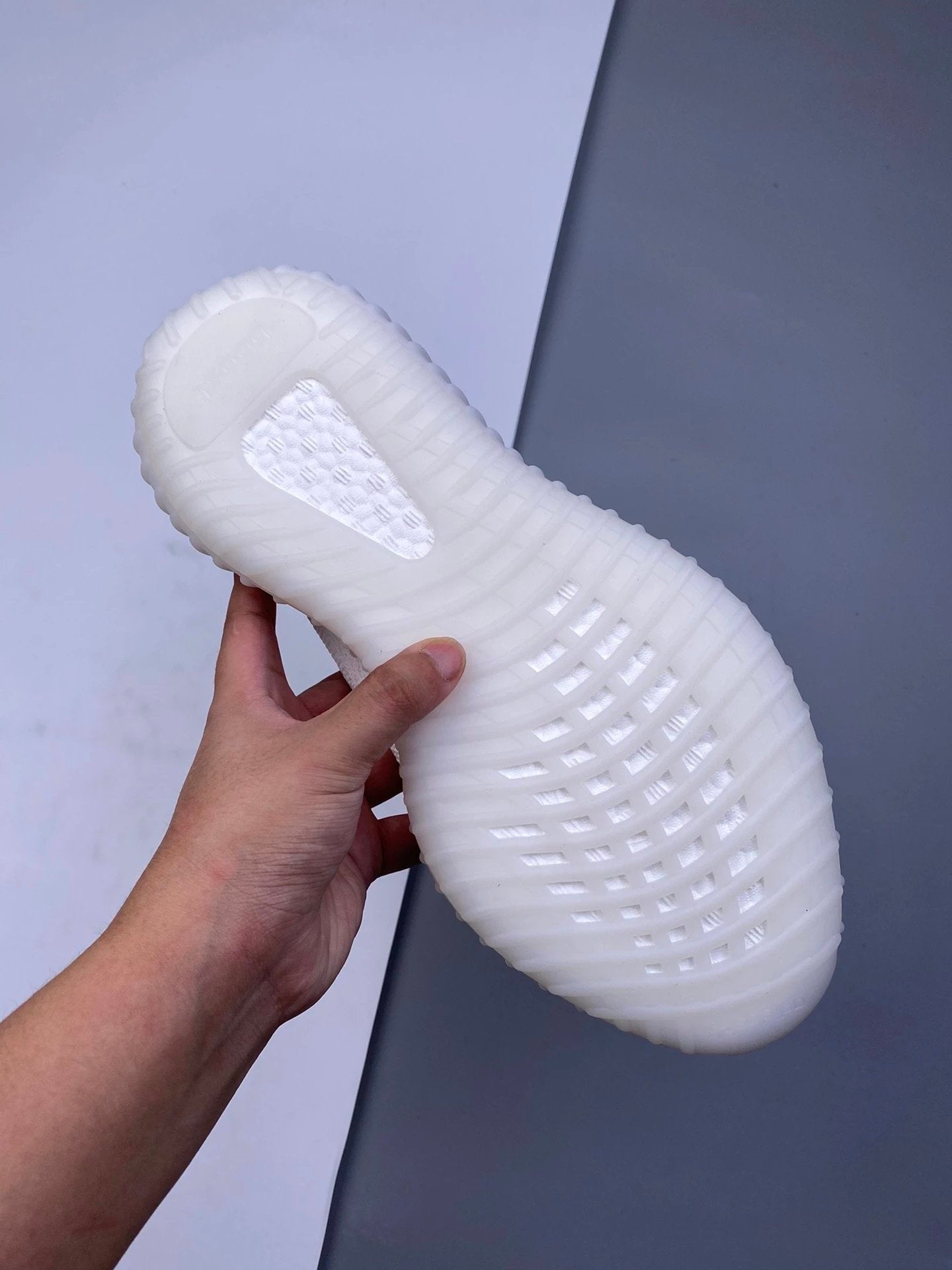 Adidas Yeezy Boost 350 V2