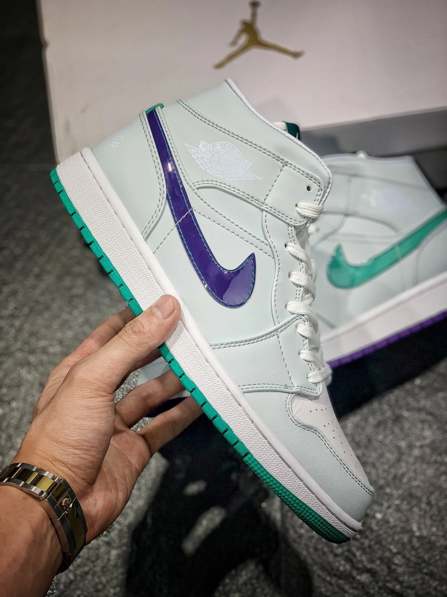Jordan 1 Mid SE "NK Hoops"