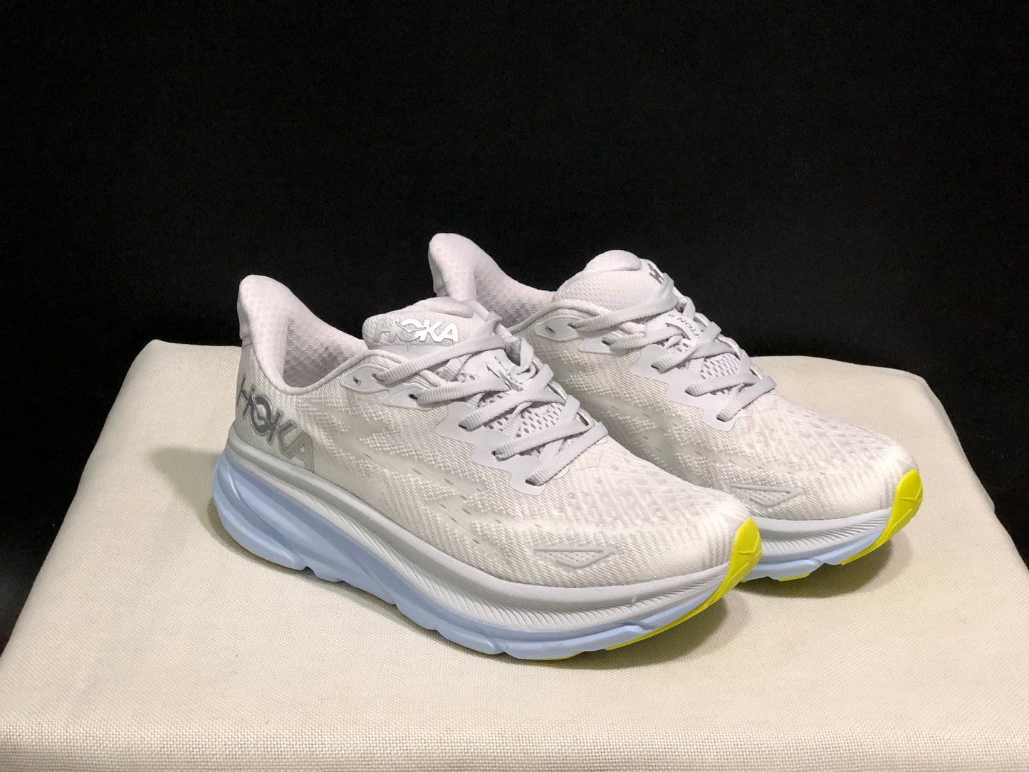 HOKA Clifton 9