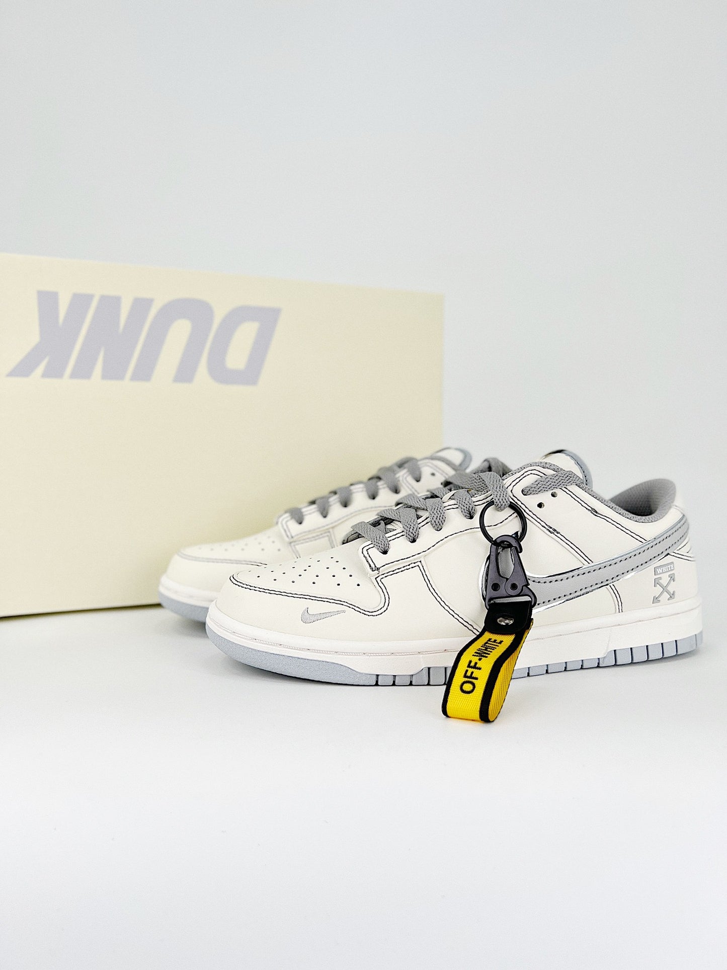 Nike Dunk Low x Off White