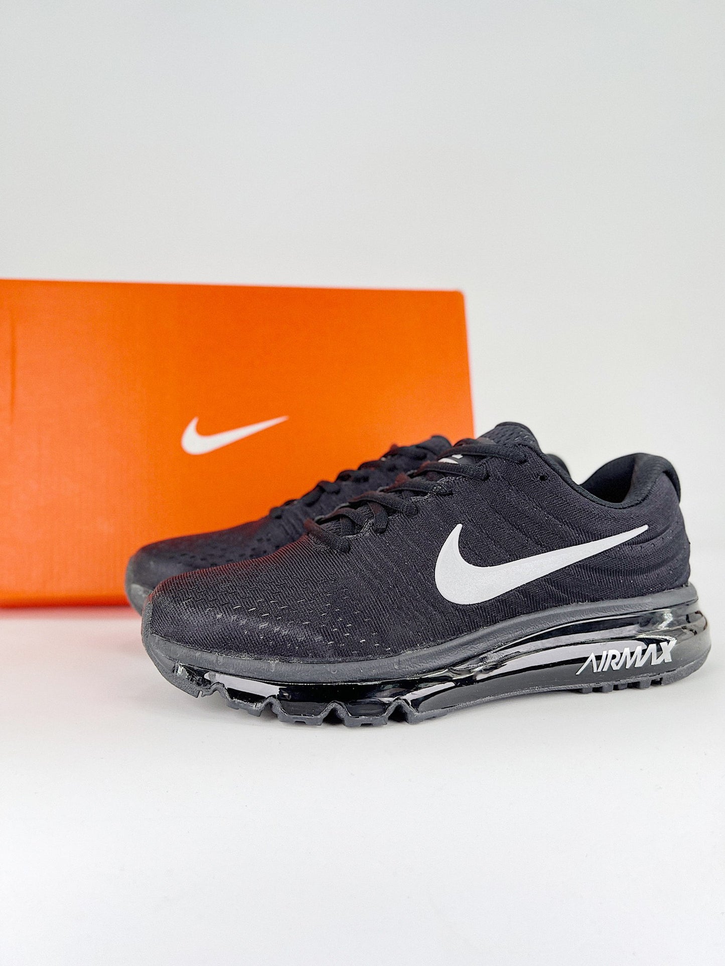 NIKE AIR MAX 2017