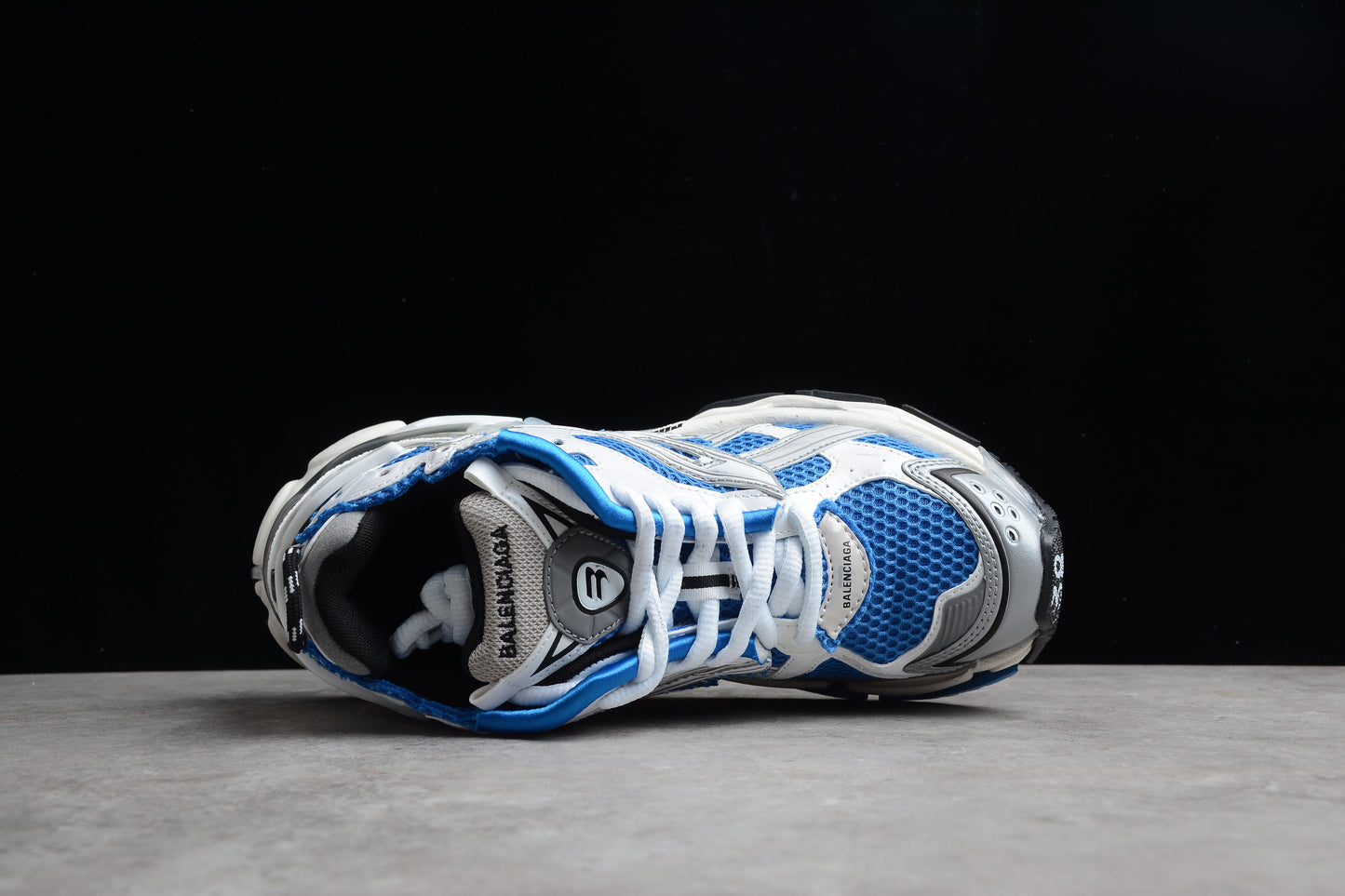 Q68 Balenciaga Runner