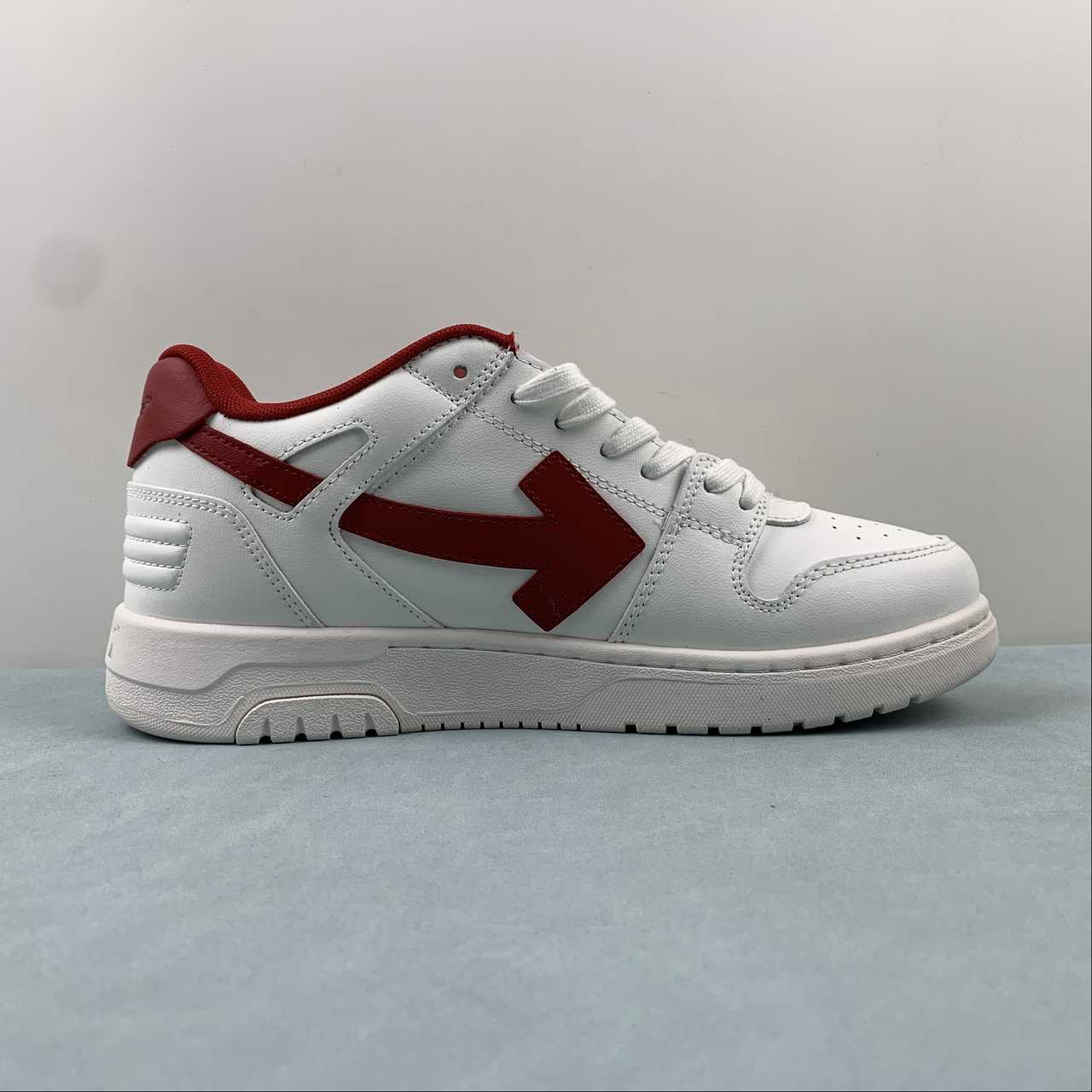 Off-White c/o Virgil Abloh
