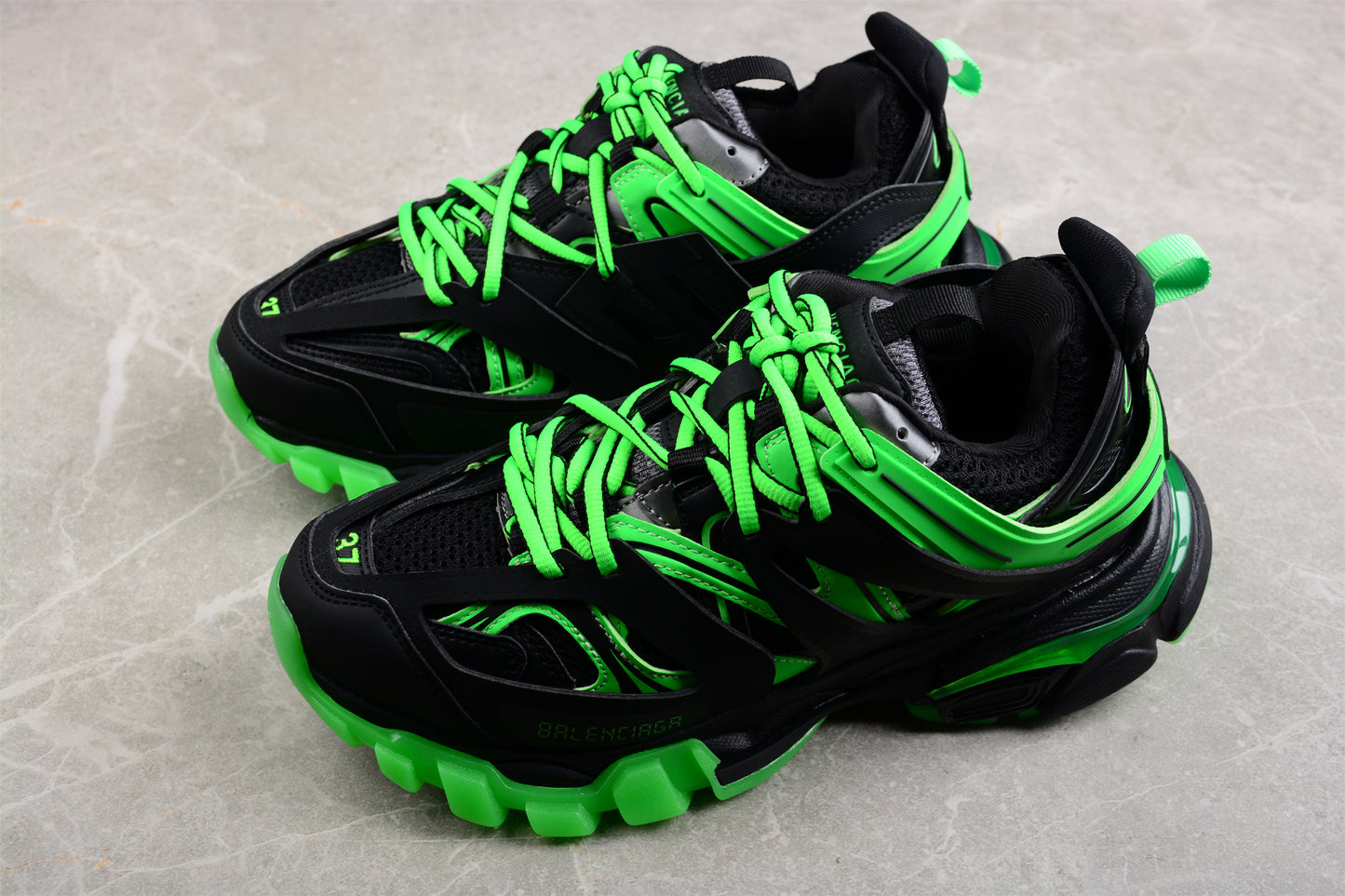 Q48 Balenciaga  Track Sneaker