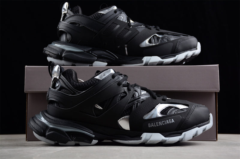 Q48 Balenciaga  Track Sneaker