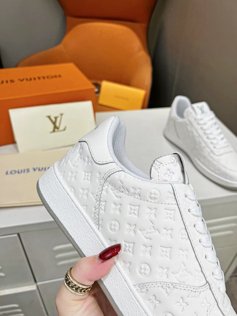 Louis Vuitton LV