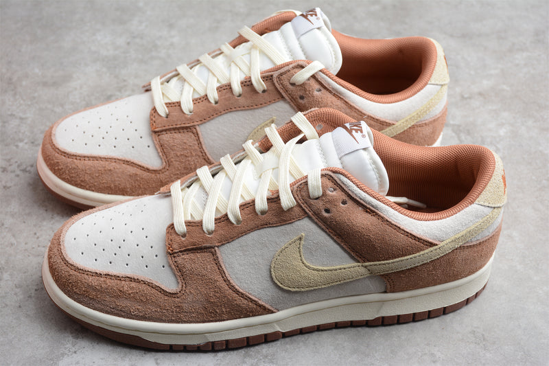 Dunk Low PRM "Medium Curry"