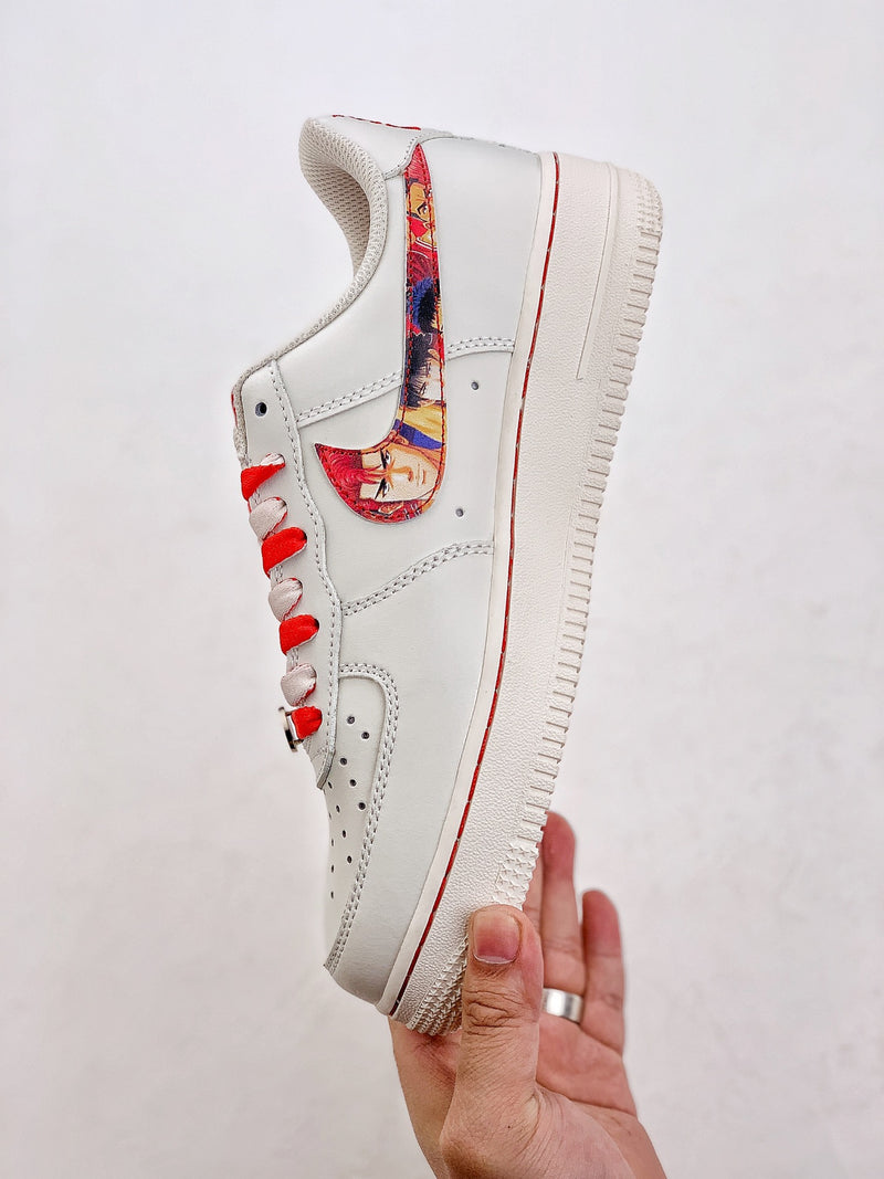 NIKE AIR FORCE 1