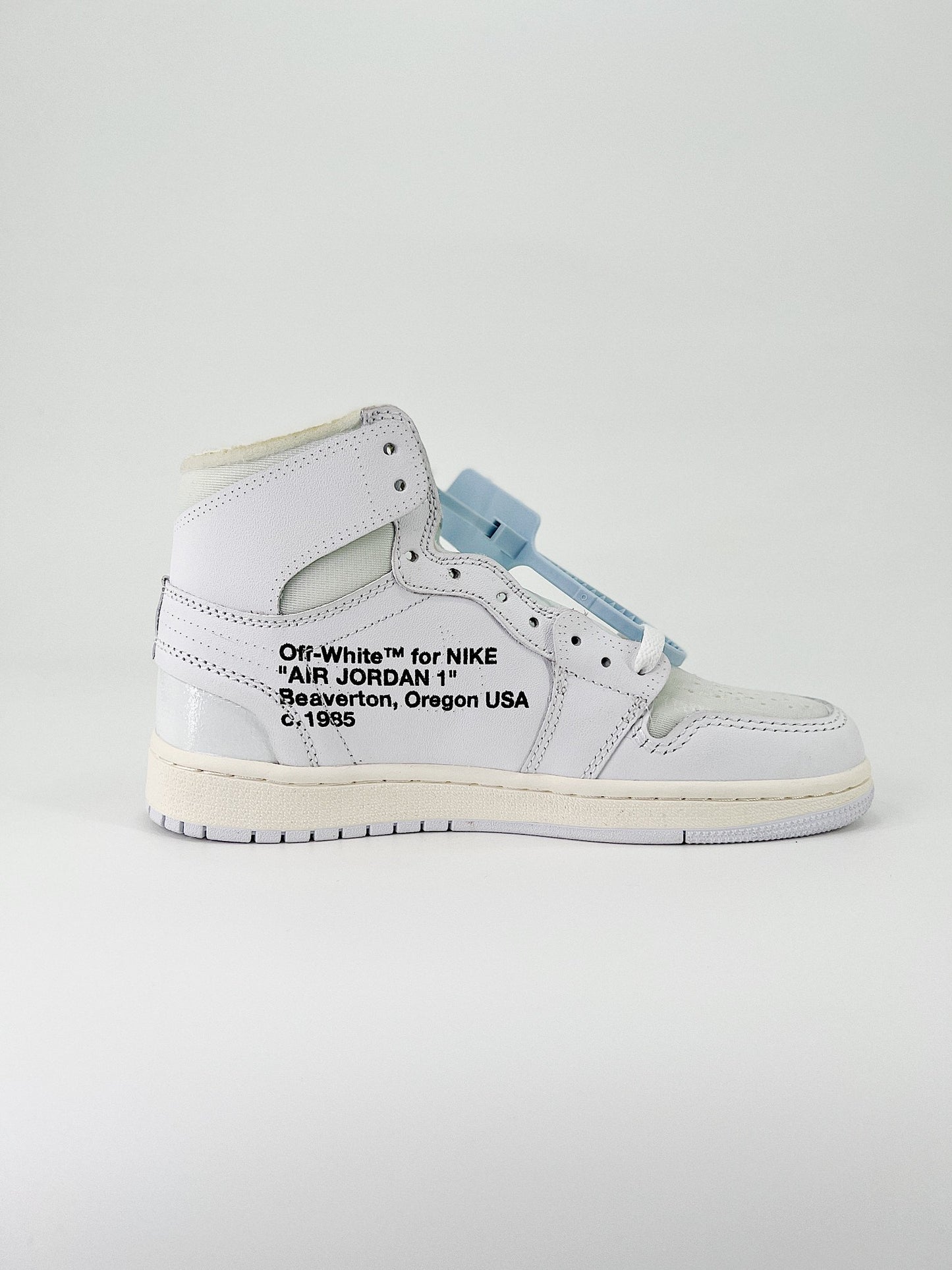 Off-White x Air Jordan 1 Retro High OG “UNC”