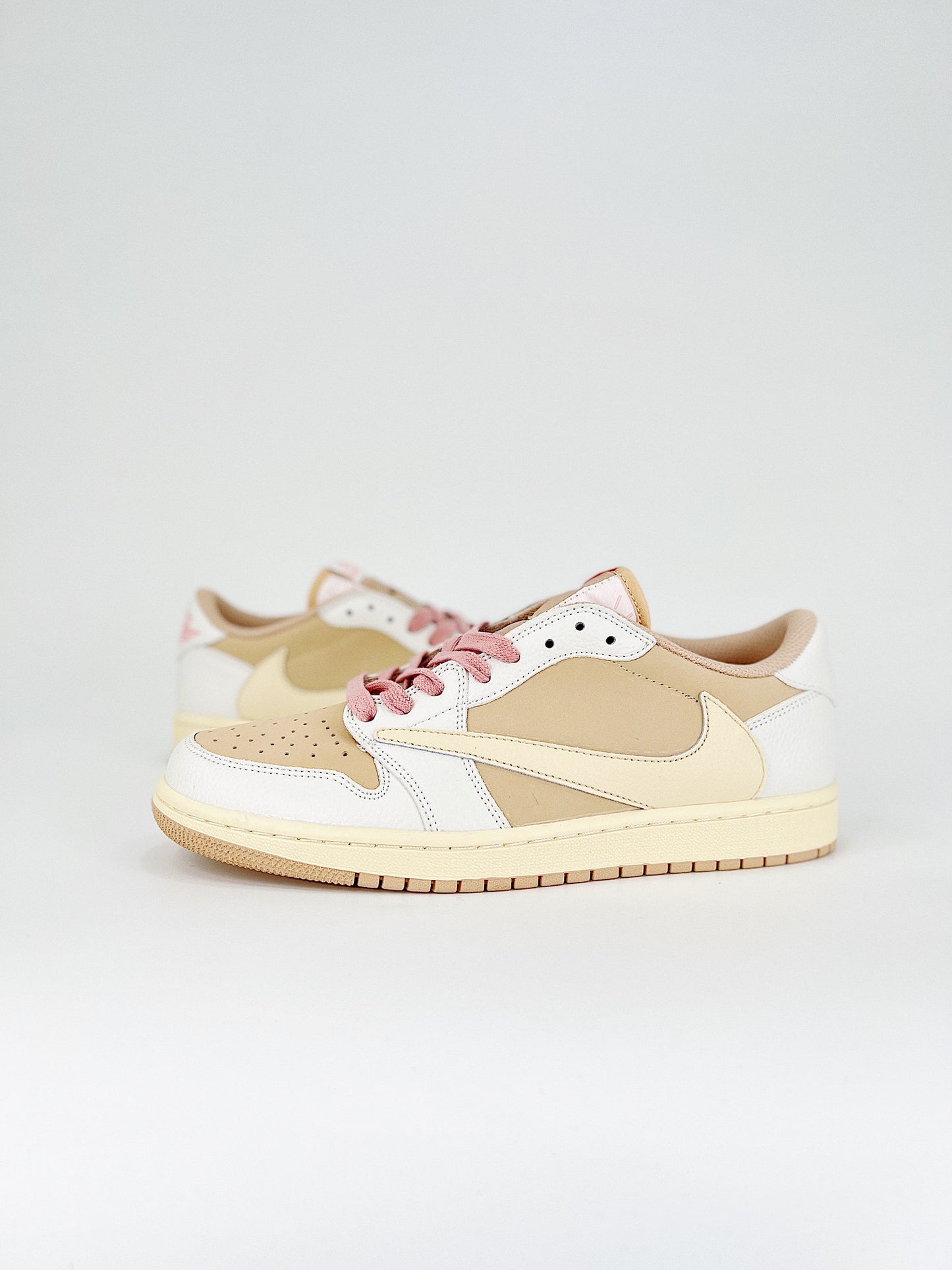 Travis Scott x Air Jordan 1 Low