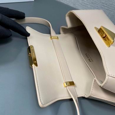 Bolsa Prada em couro