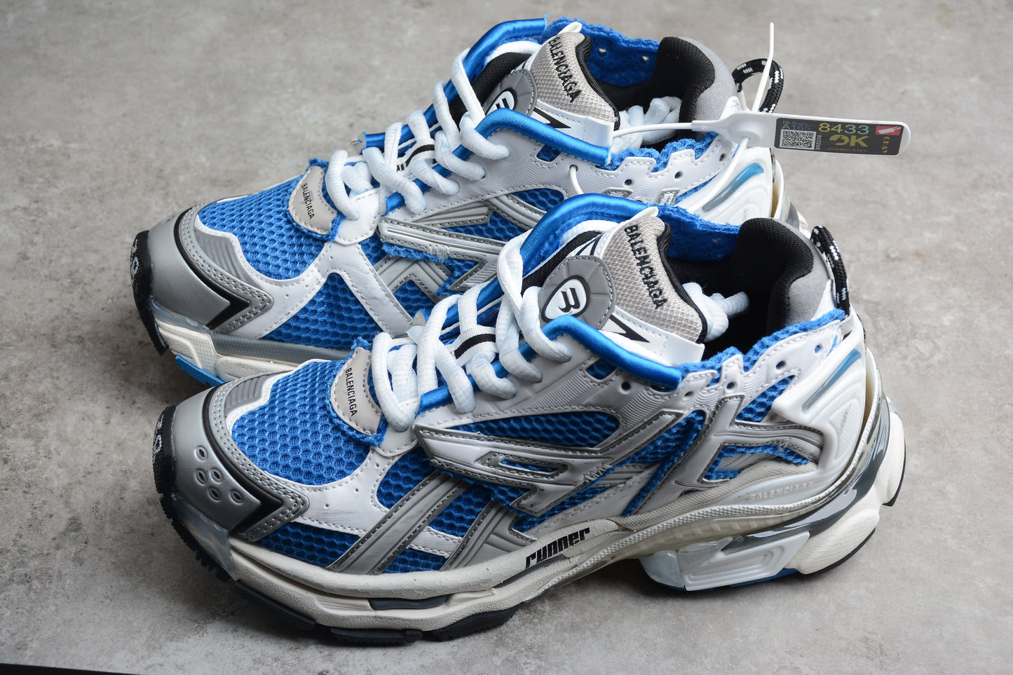 Q68 Balenciaga Runner