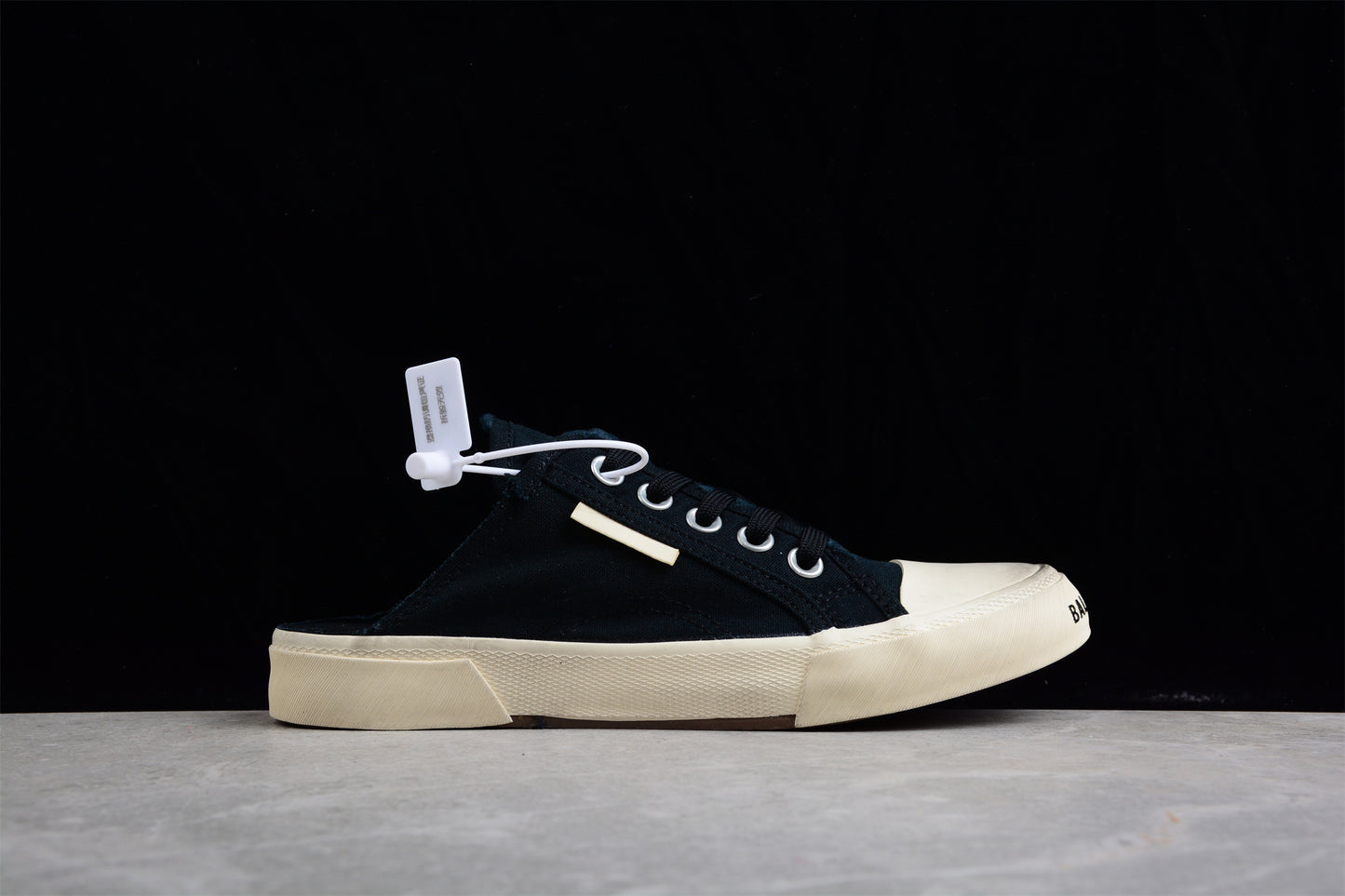 Q32 Balenciaga Vulc Destr