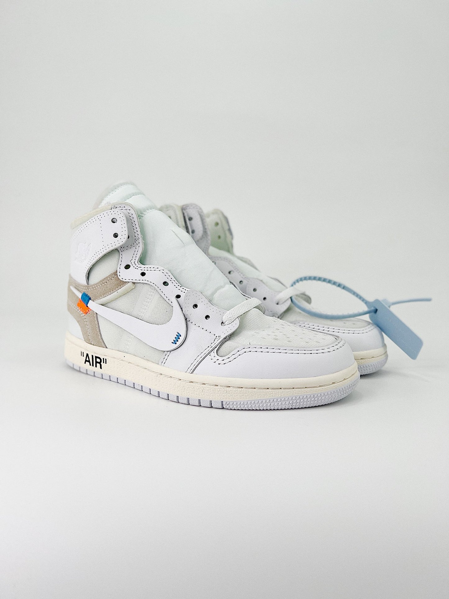 Off-White x Air Jordan 1 Retro High OG “UNC”
