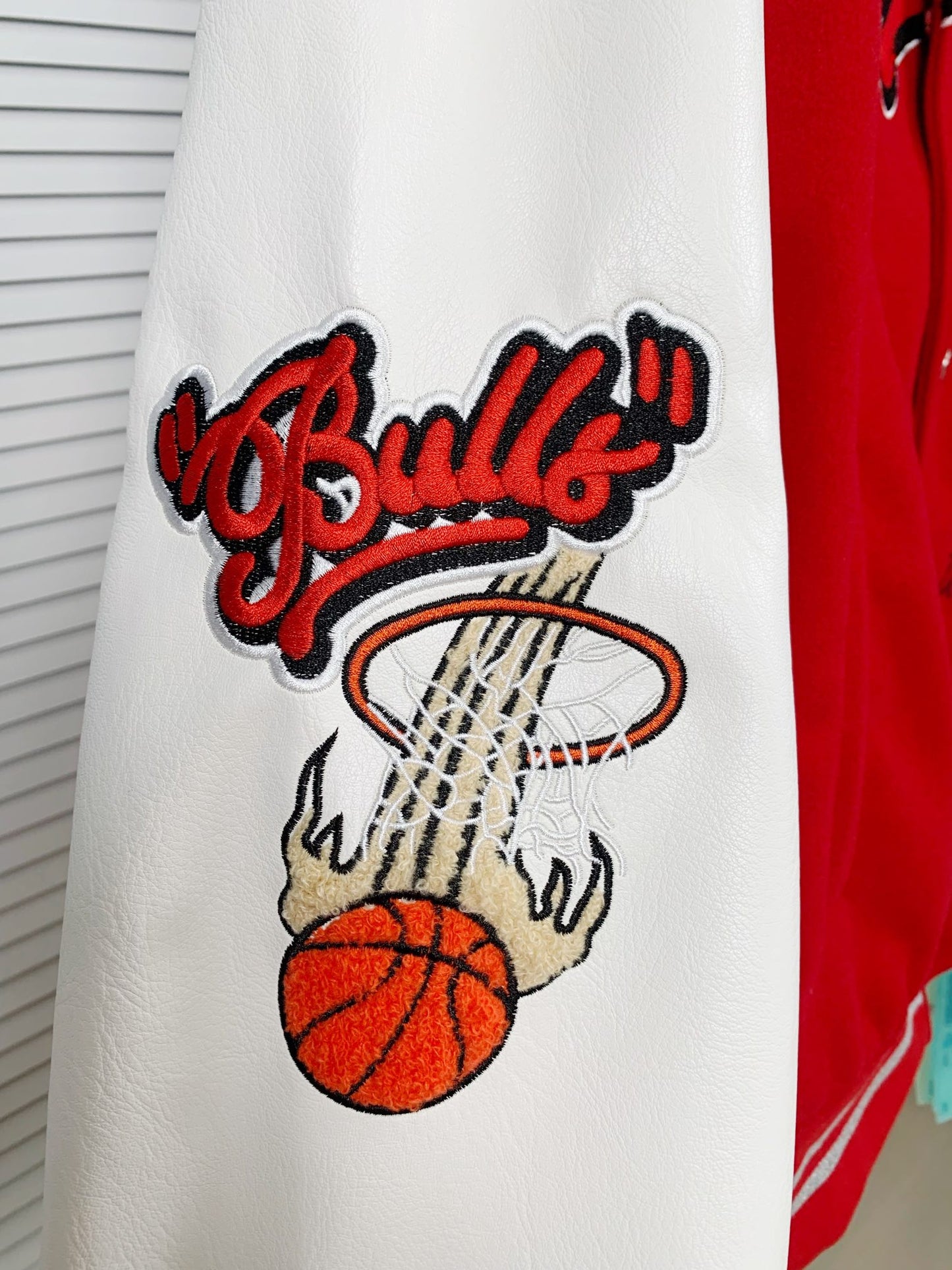 Jaqueta Off-White Varsity Chicago Bulls Red