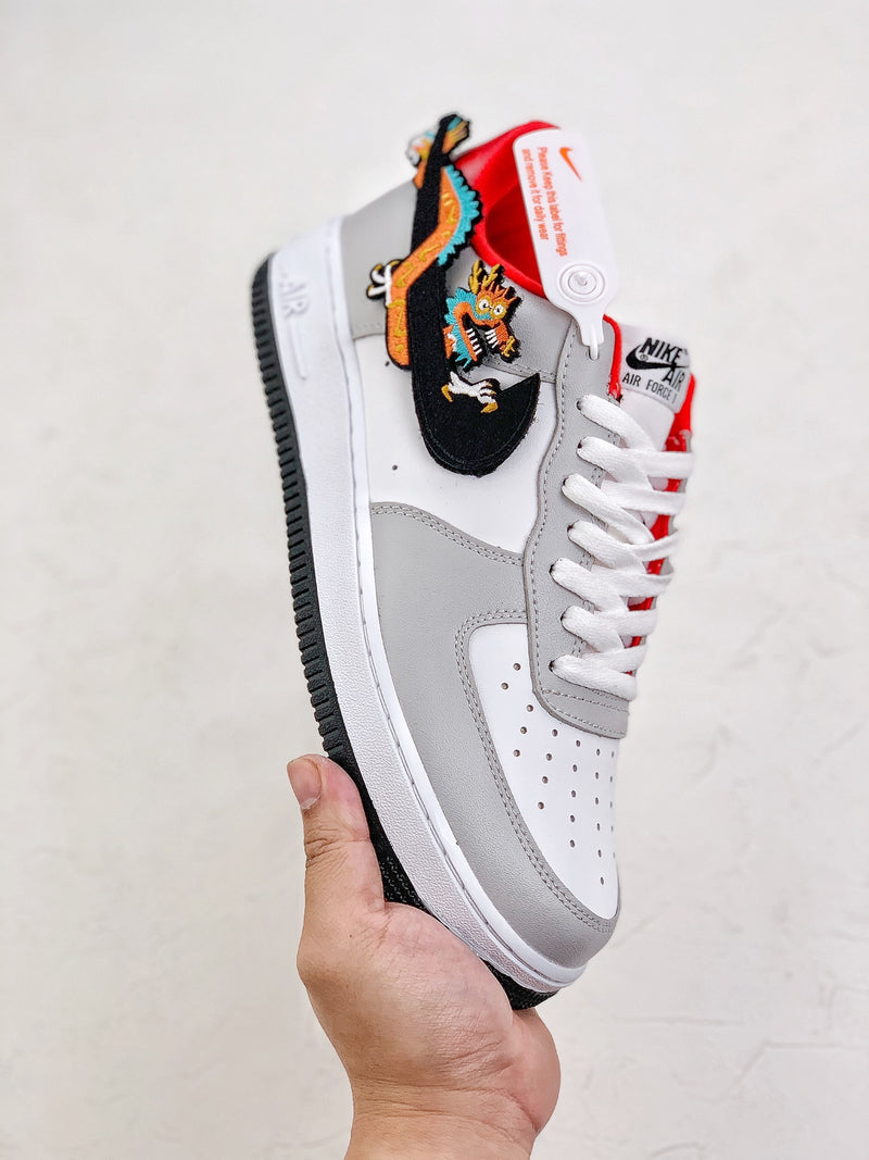 NIKE AIR FORCE 1