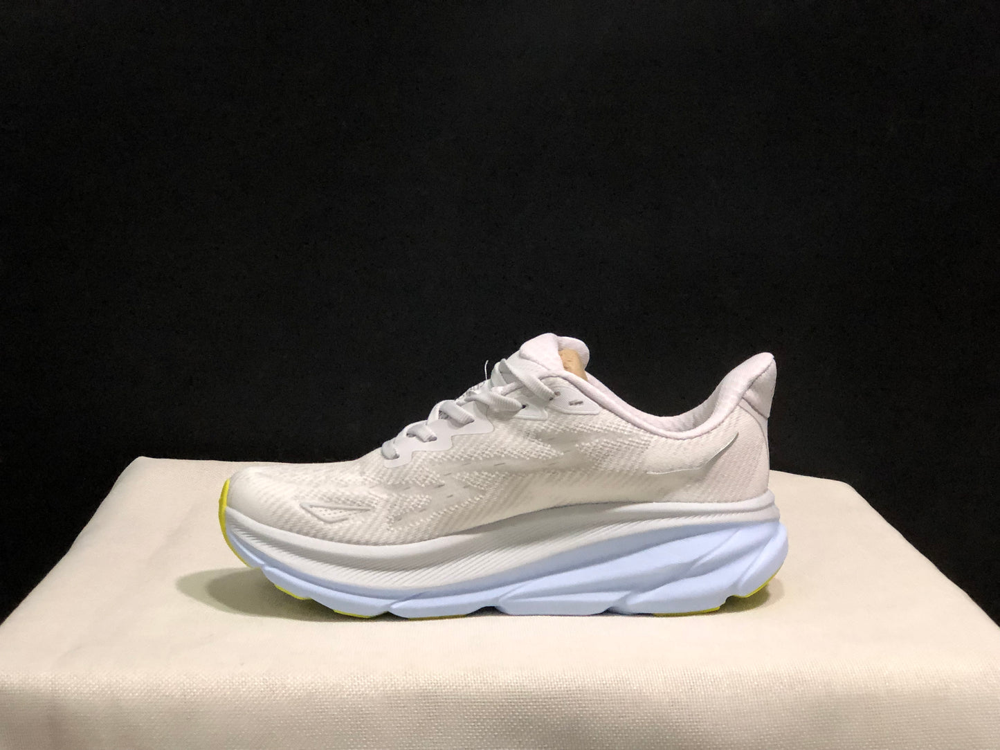 HOKA Clifton 9