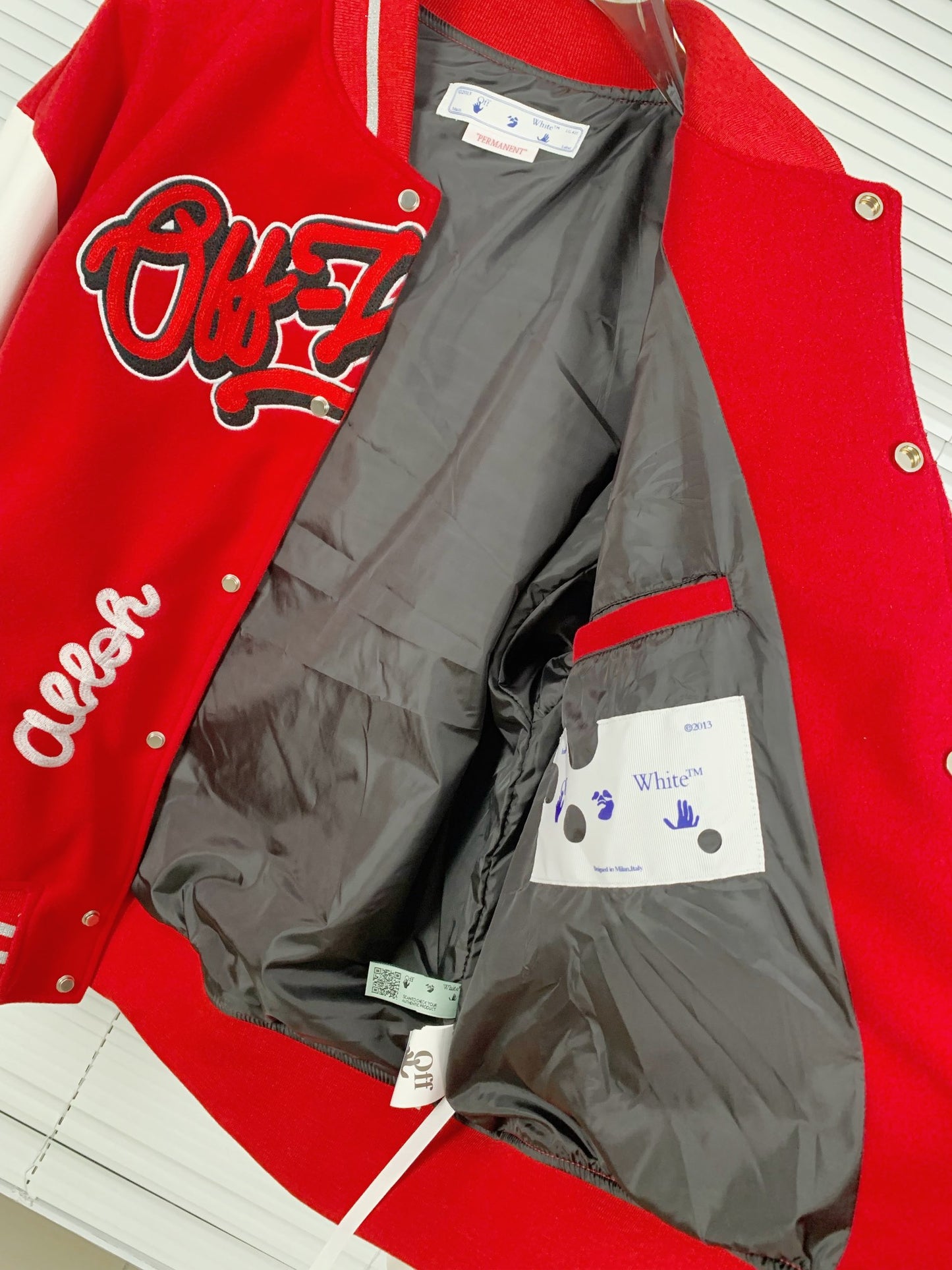 Jaqueta Off-White Varsity Chicago Bulls Red