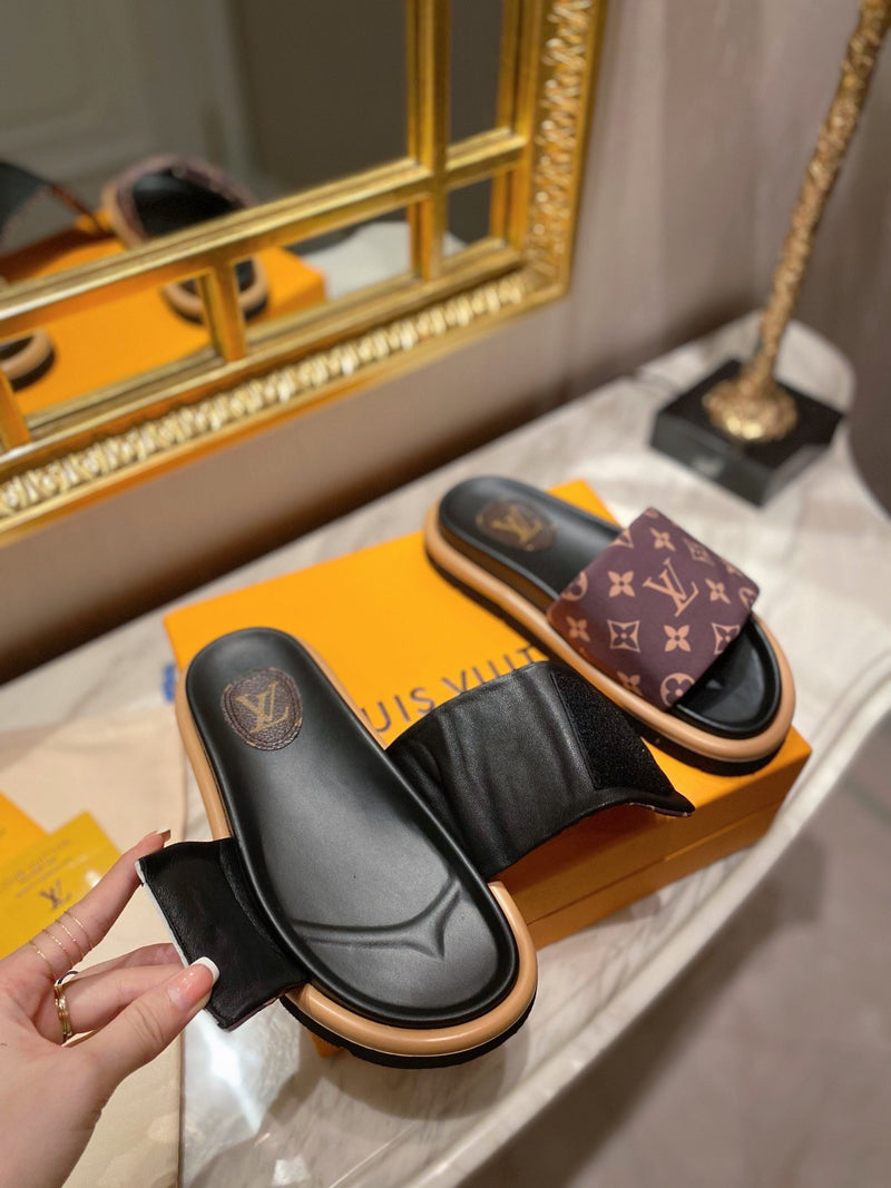 Chinelo Louis Vuitton