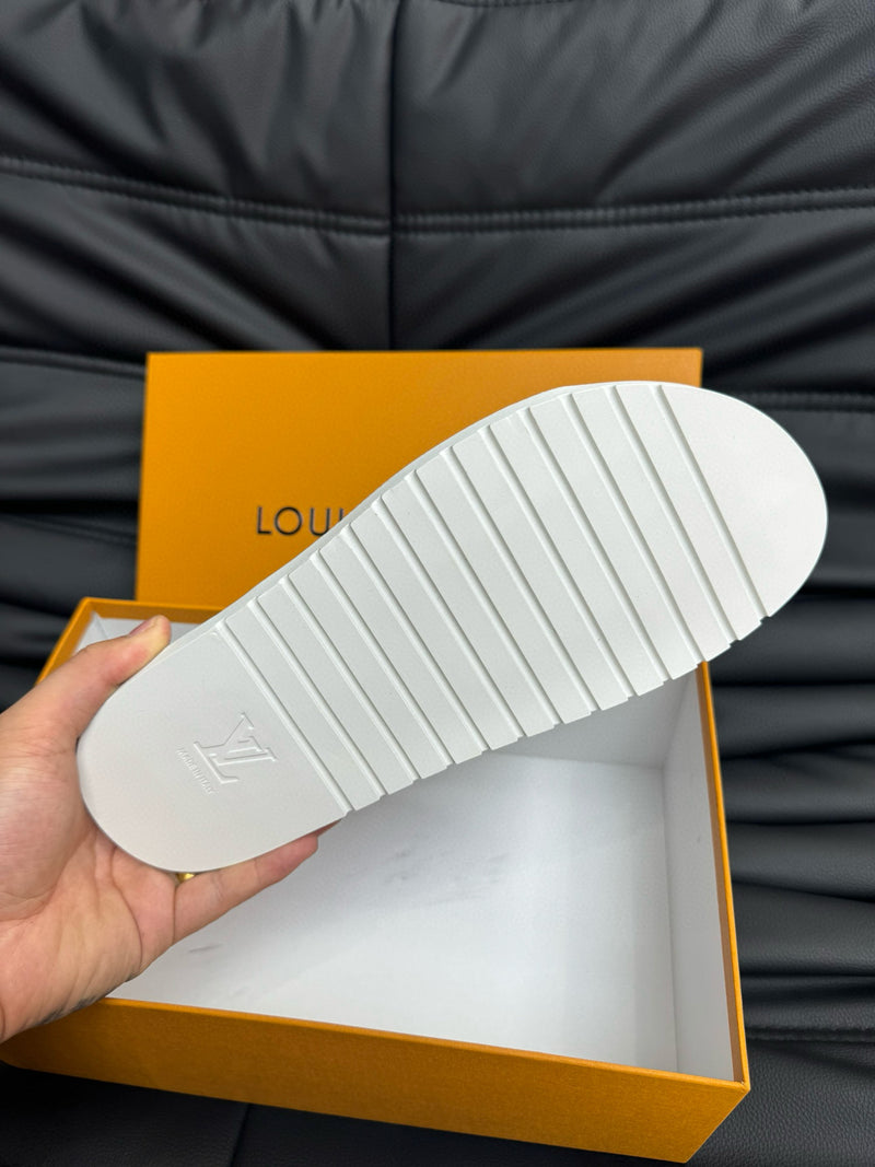 Chinelo Louis Vuitton