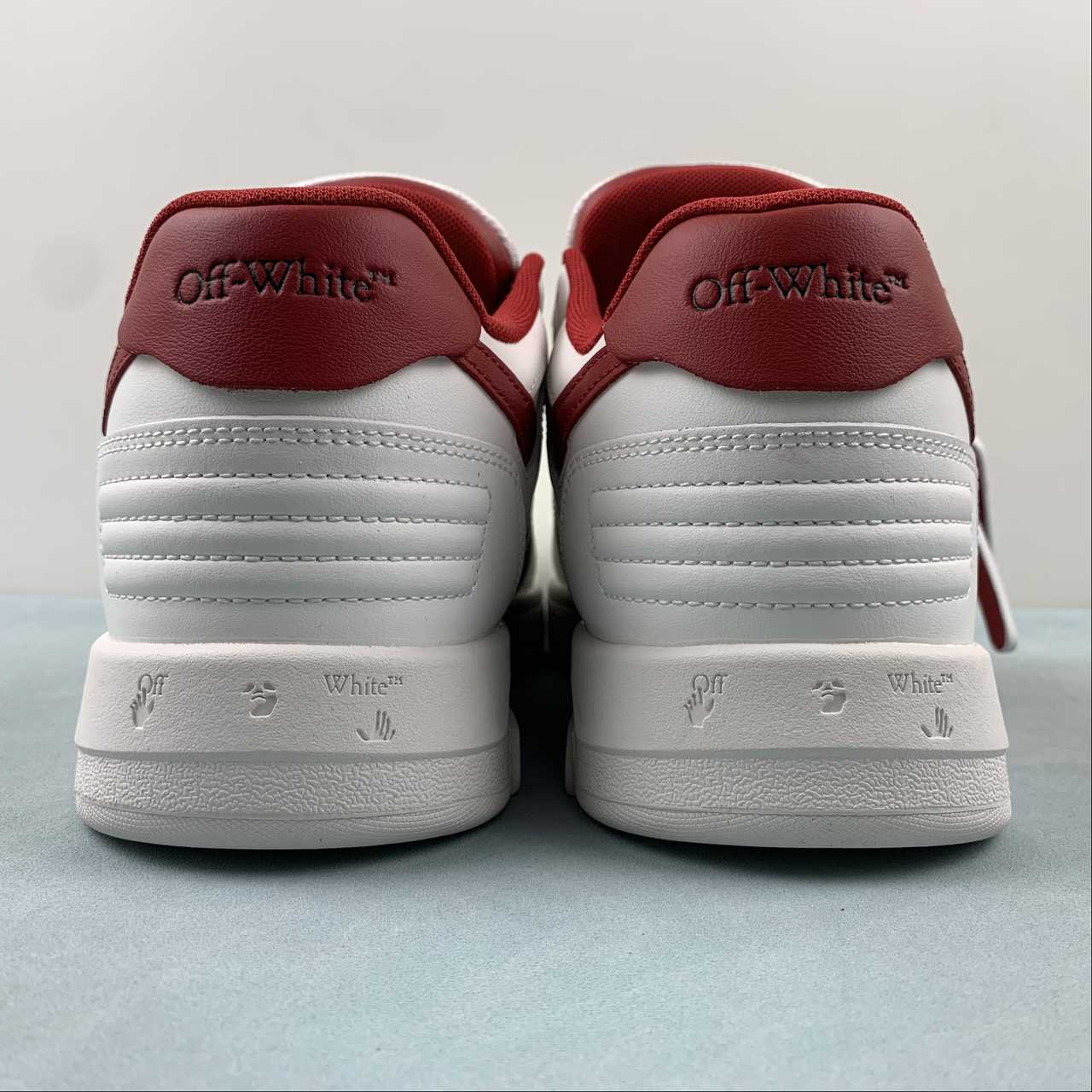 Off-White c/o Virgil Abloh