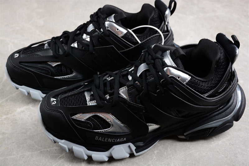 Q48 Balenciaga  Track Sneaker