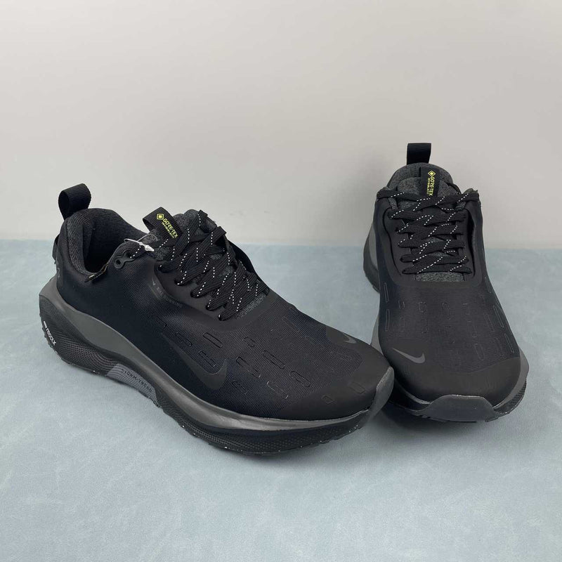 NIKE REACTX Infinity Run 4