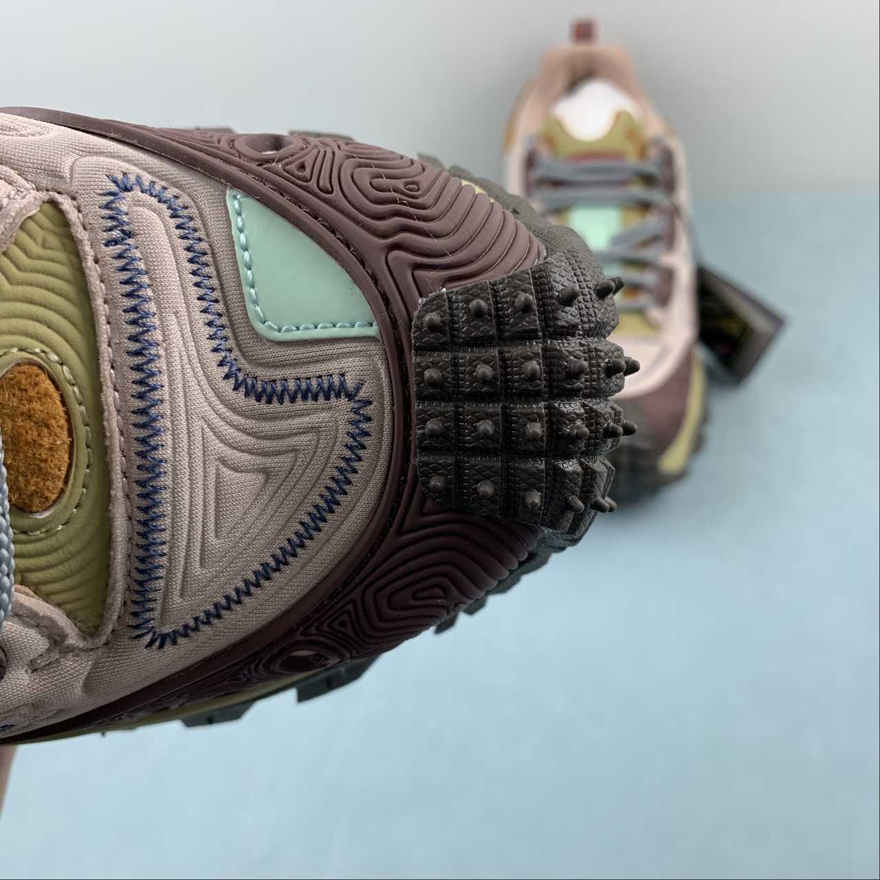 Tênis Moncler x Hoka Mafate Speed 2