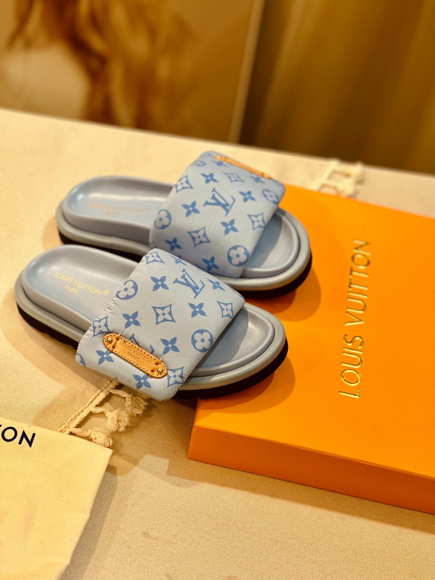 CHINELO Louis Vuitton