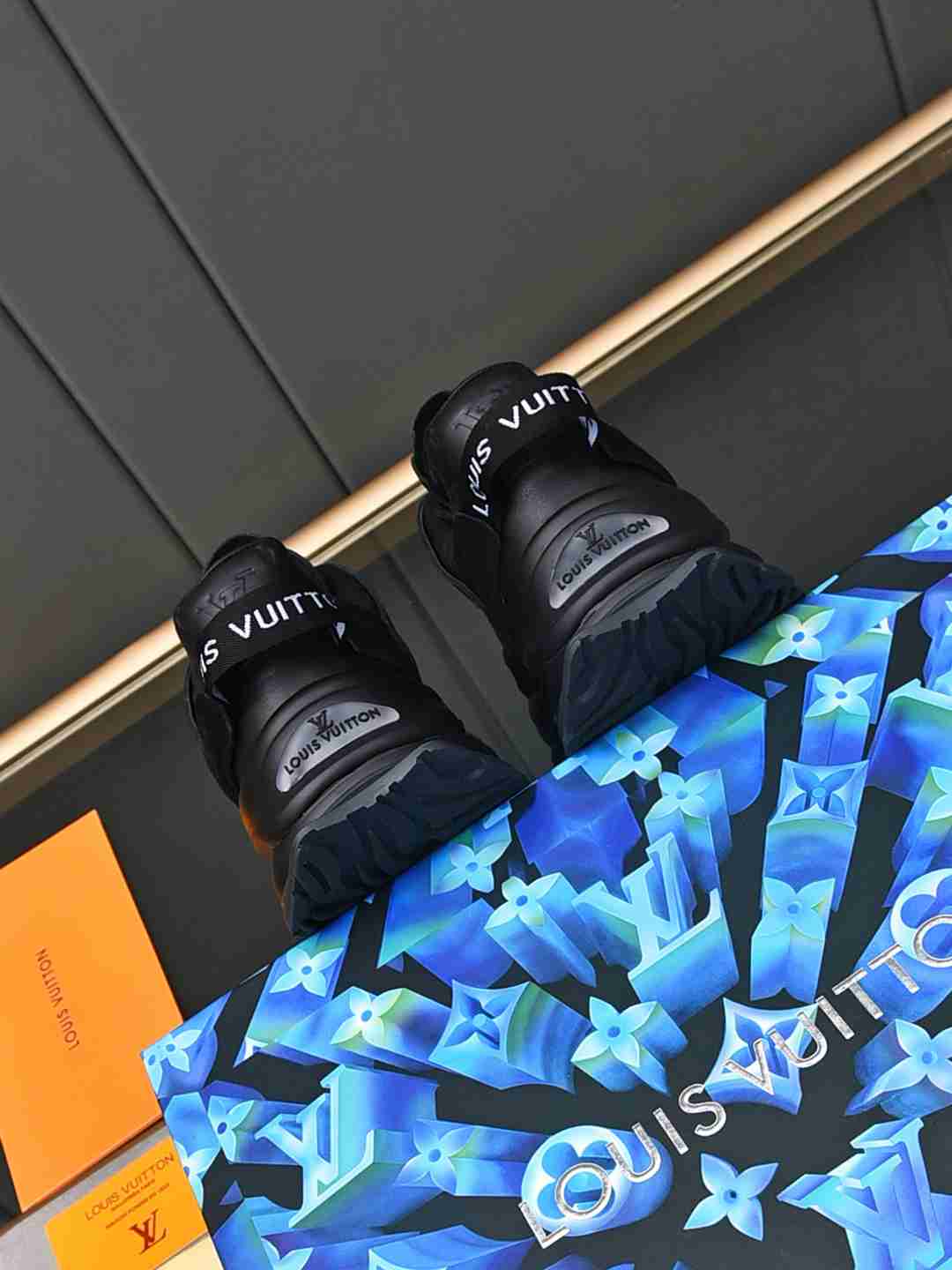 Tênis Louis Vuitton