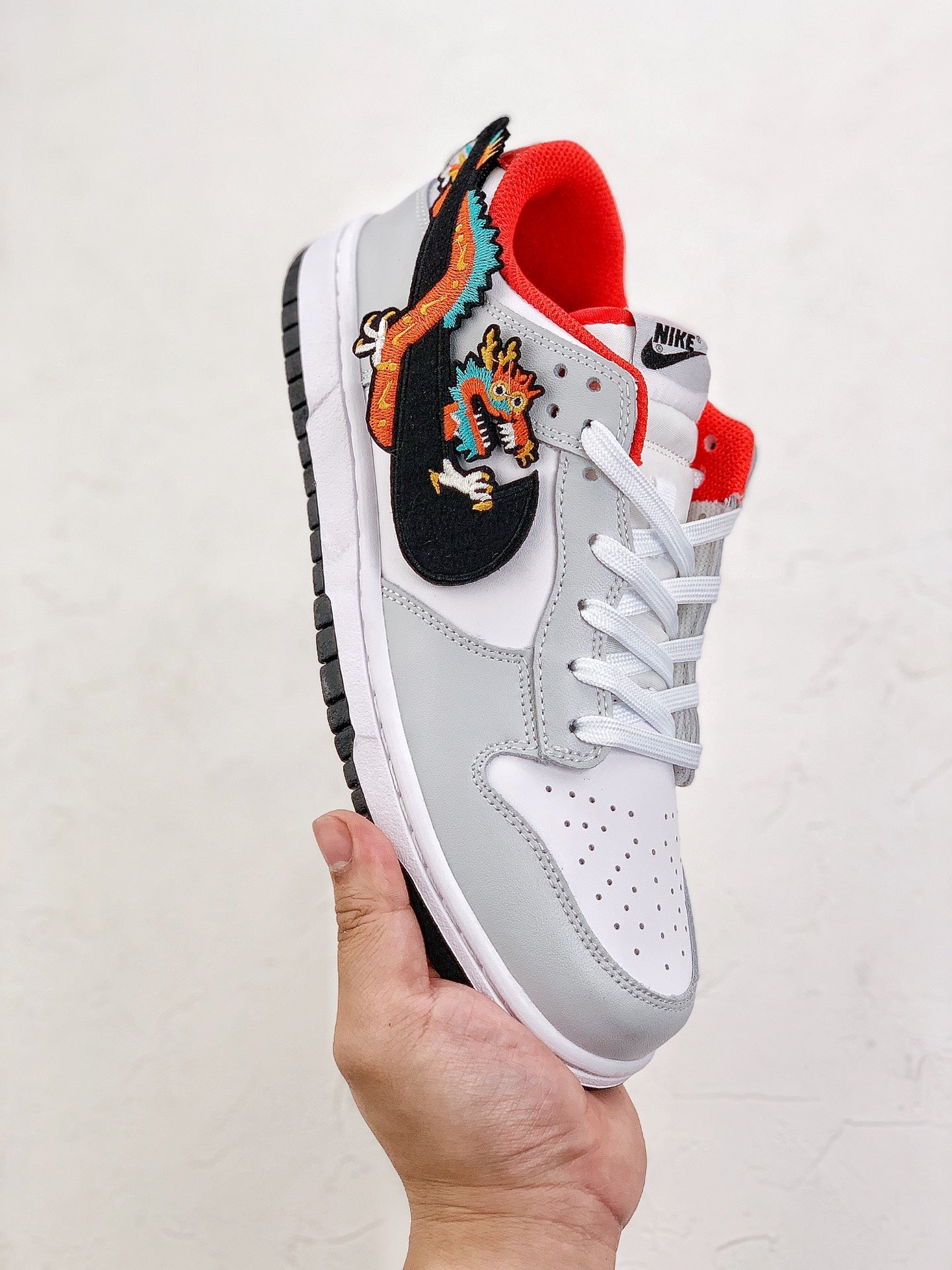 NIKE DUNK SB LOW