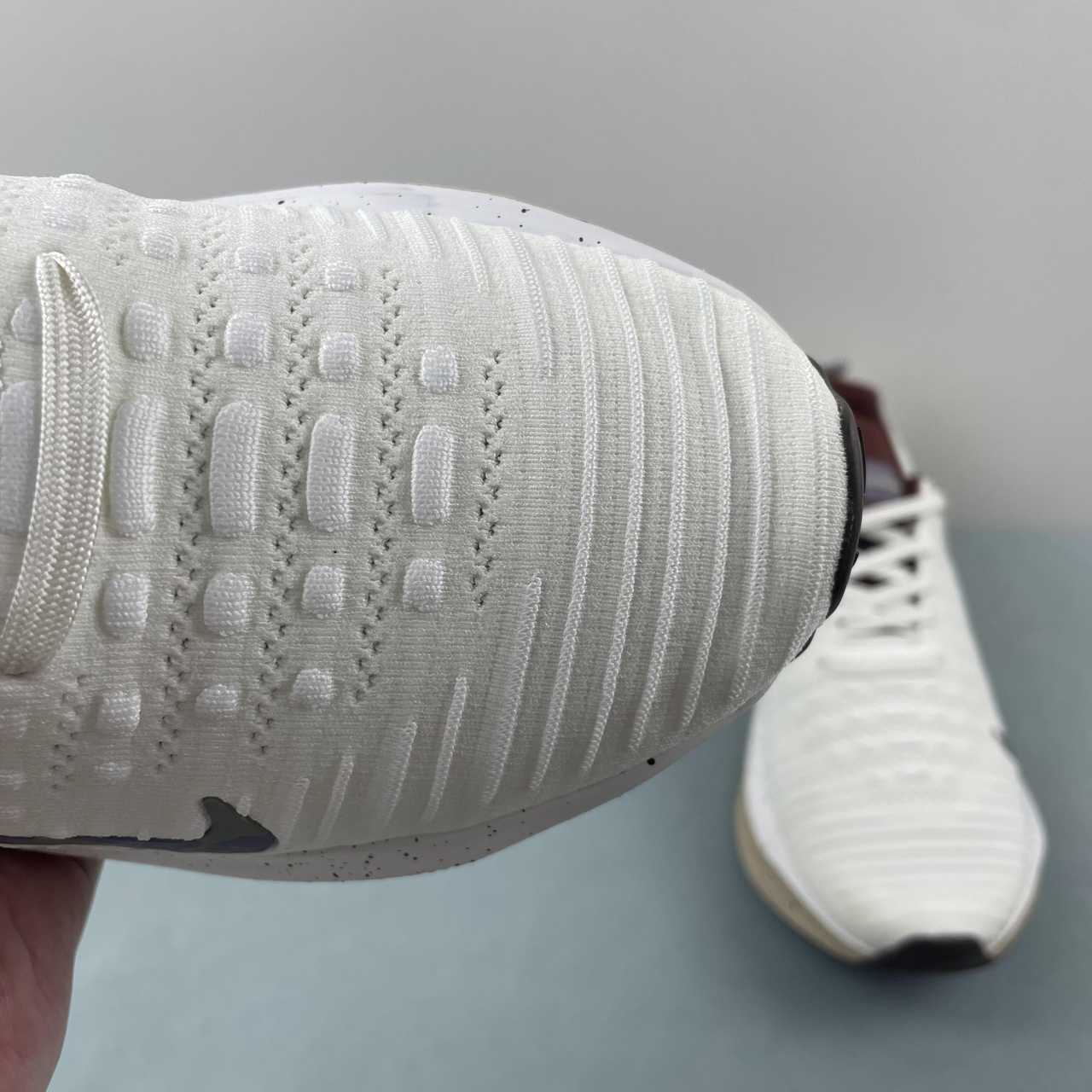 NIKE REACTX Infinity Run 4