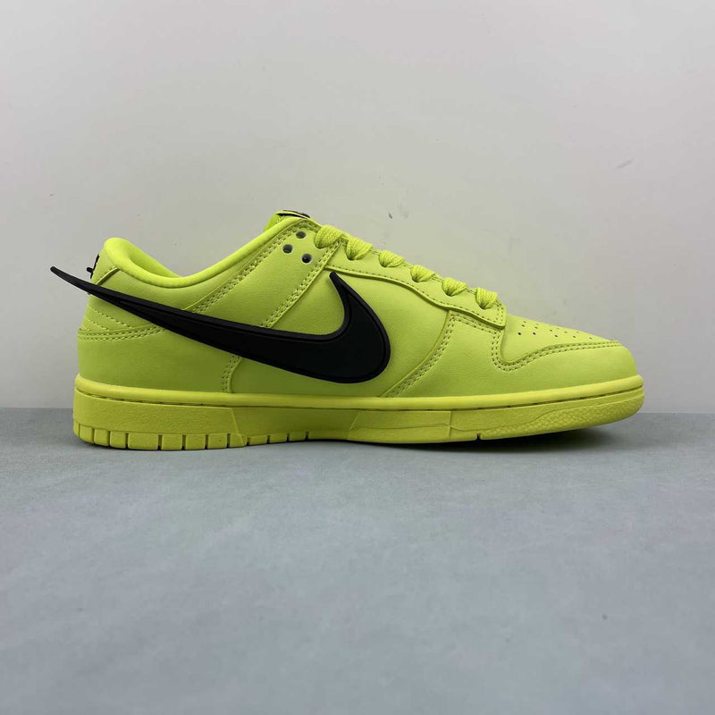 Nike Dunk Low RetroGREEN/BLACK HOOK VERT/TIQUE NOIRE