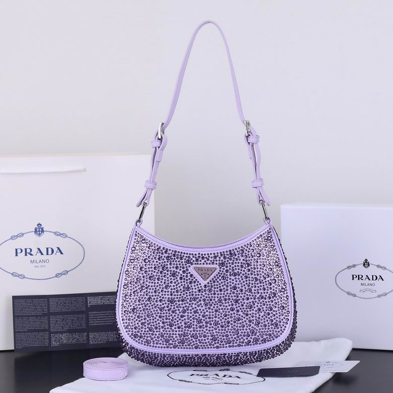 Bolsa Prada Cleo em cetim com cristais