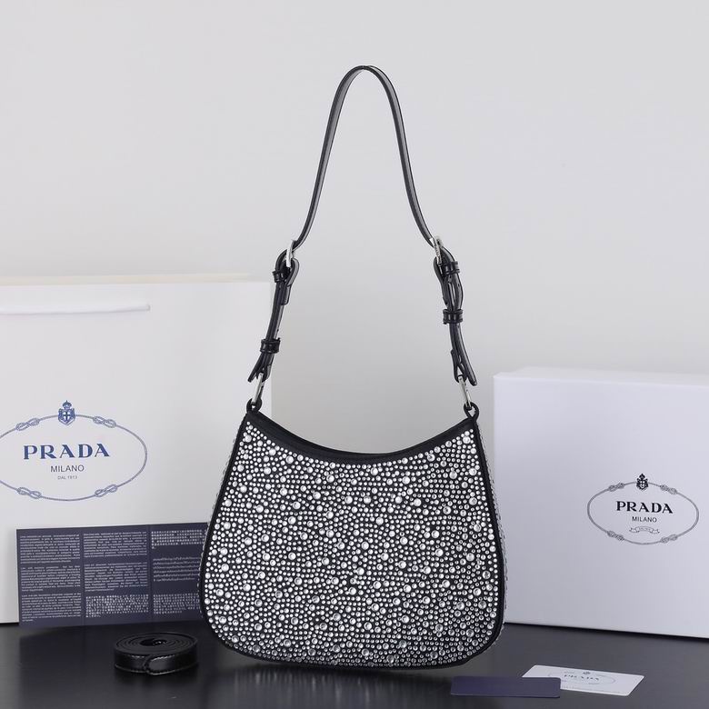 Bolsa Prada Cleo em cetim com cristais