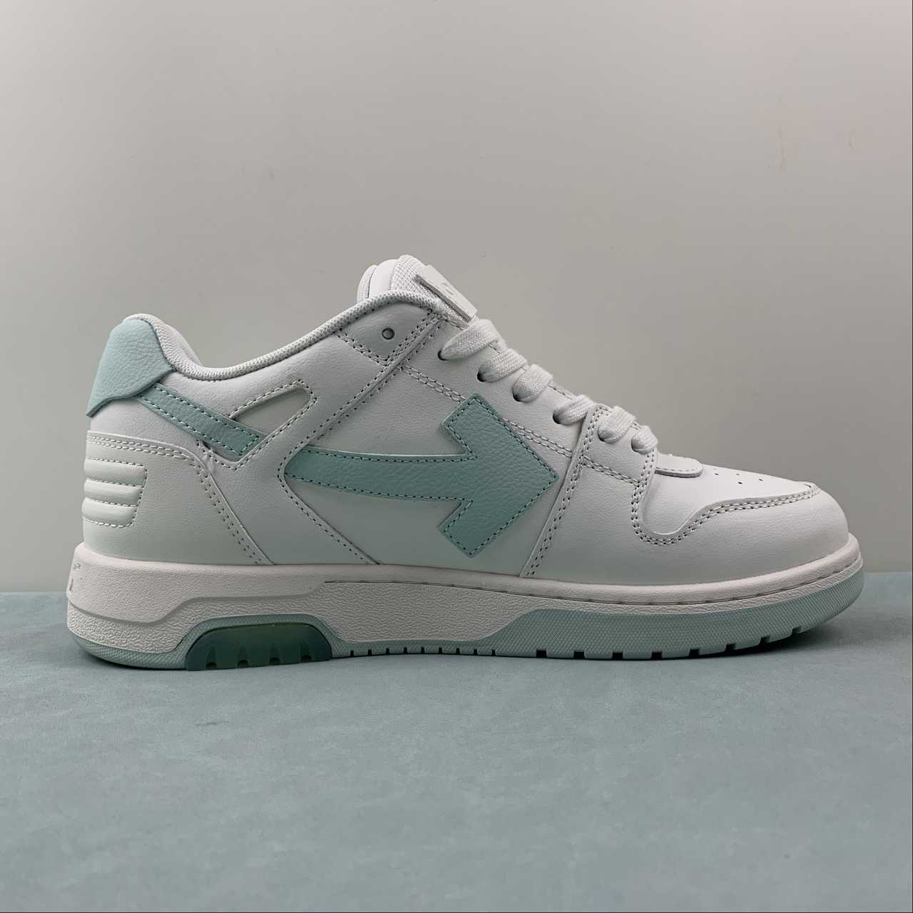 Off-White c/o Virgil Abloh