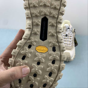 Tênis Moncler x Hoka Mafate Speed 2