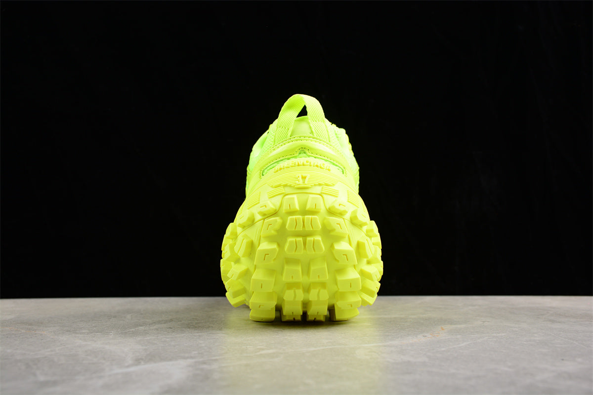 Q60 Balenciaga Defender