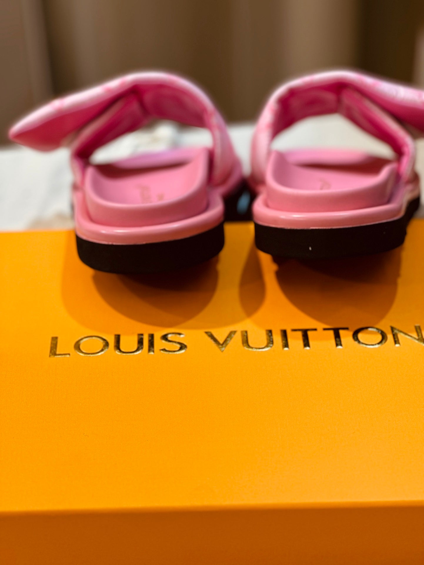 CHINELO Louis Vuitton