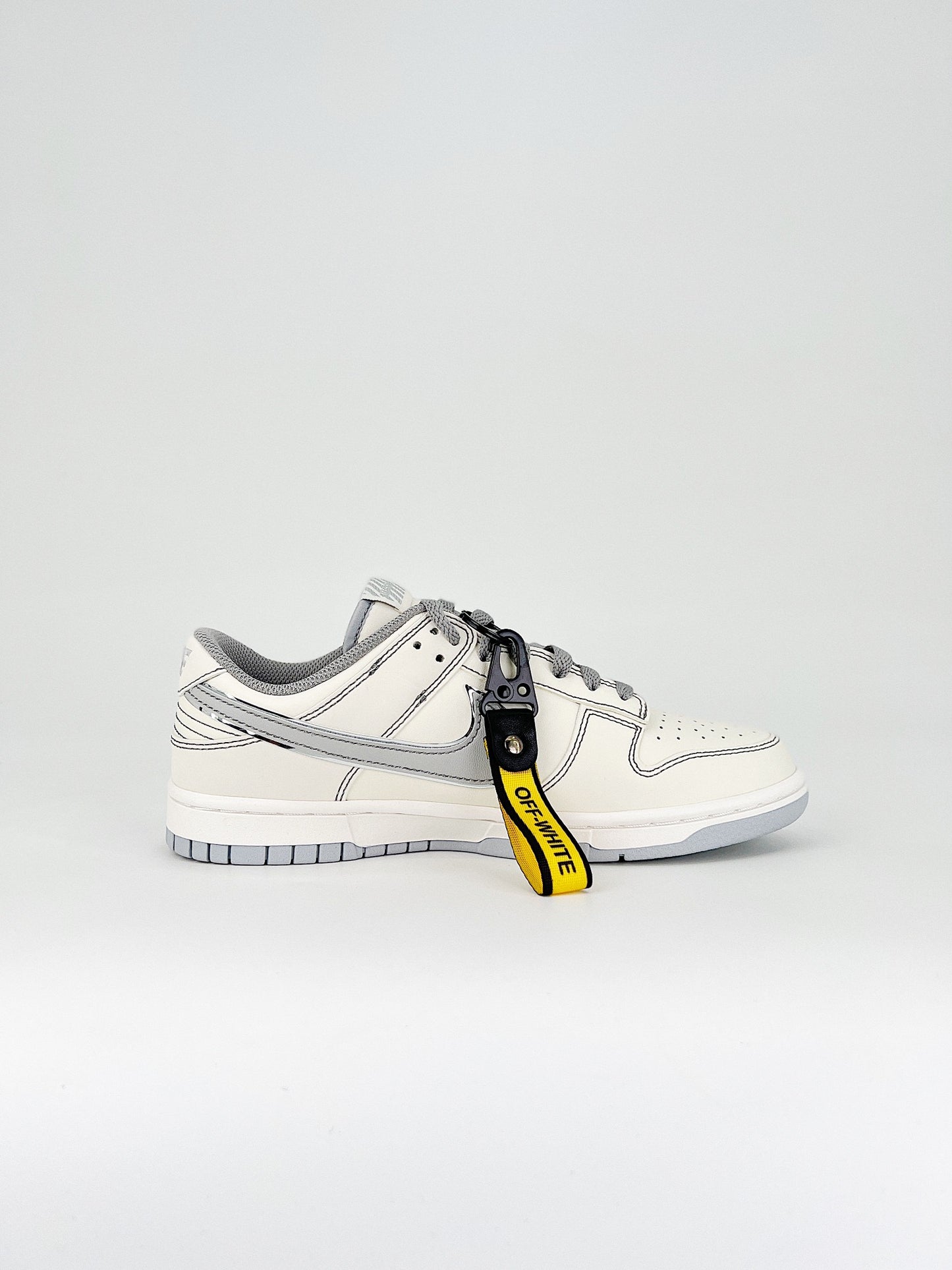Nike Dunk Low x Off White