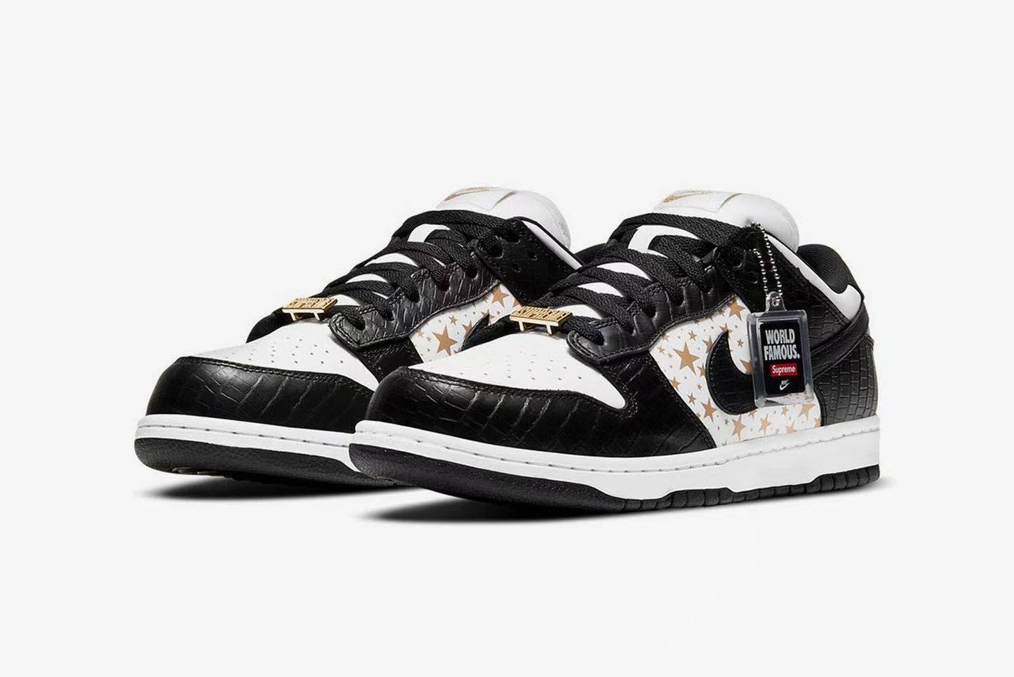 SUPREME X NIKE SB DUNK LOW